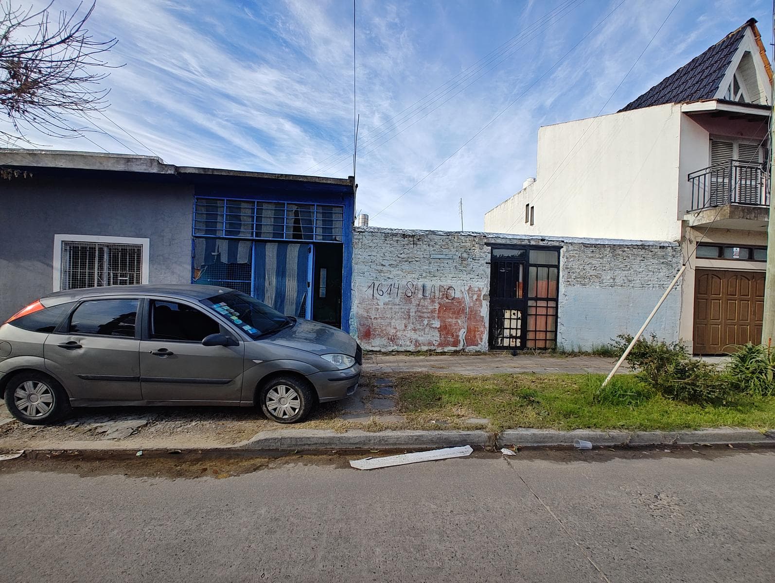 House with Commercial Space and Apartment for Sale in G. Laferrere