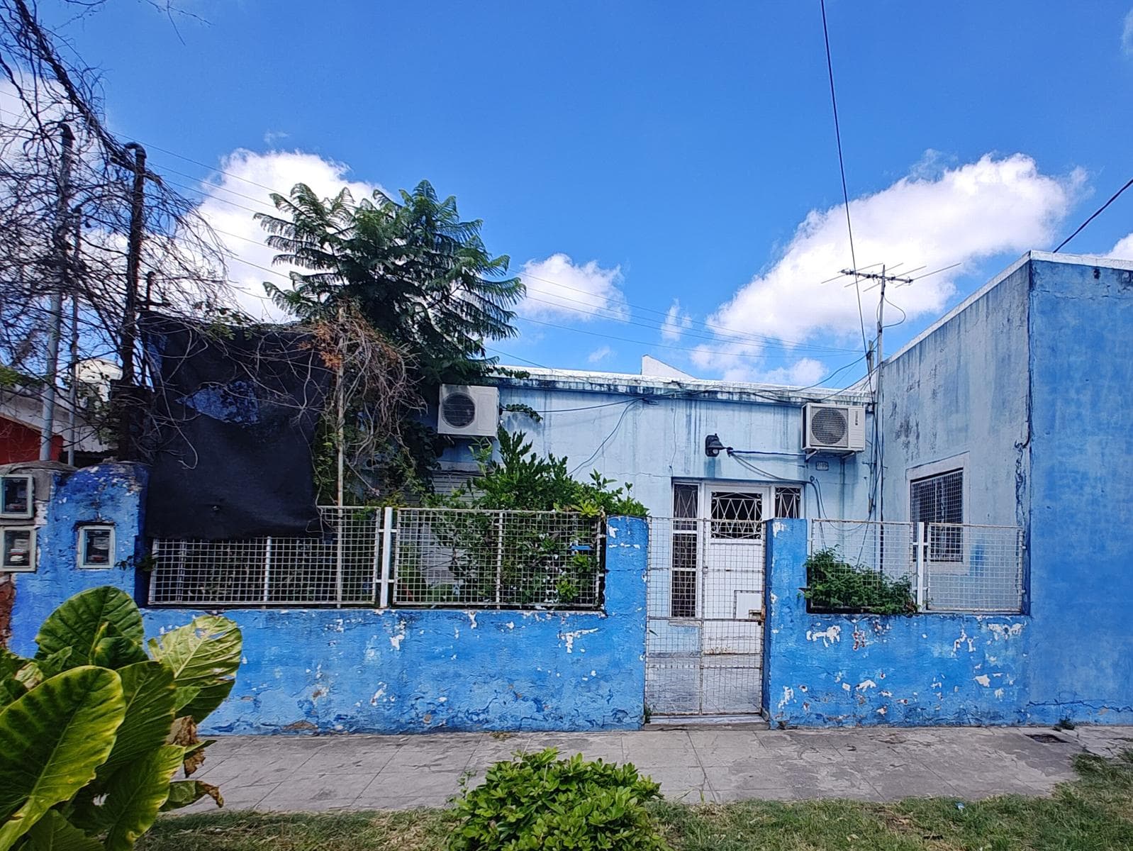 House with Commercial Space and Apartment for Sale in G. Laferrere