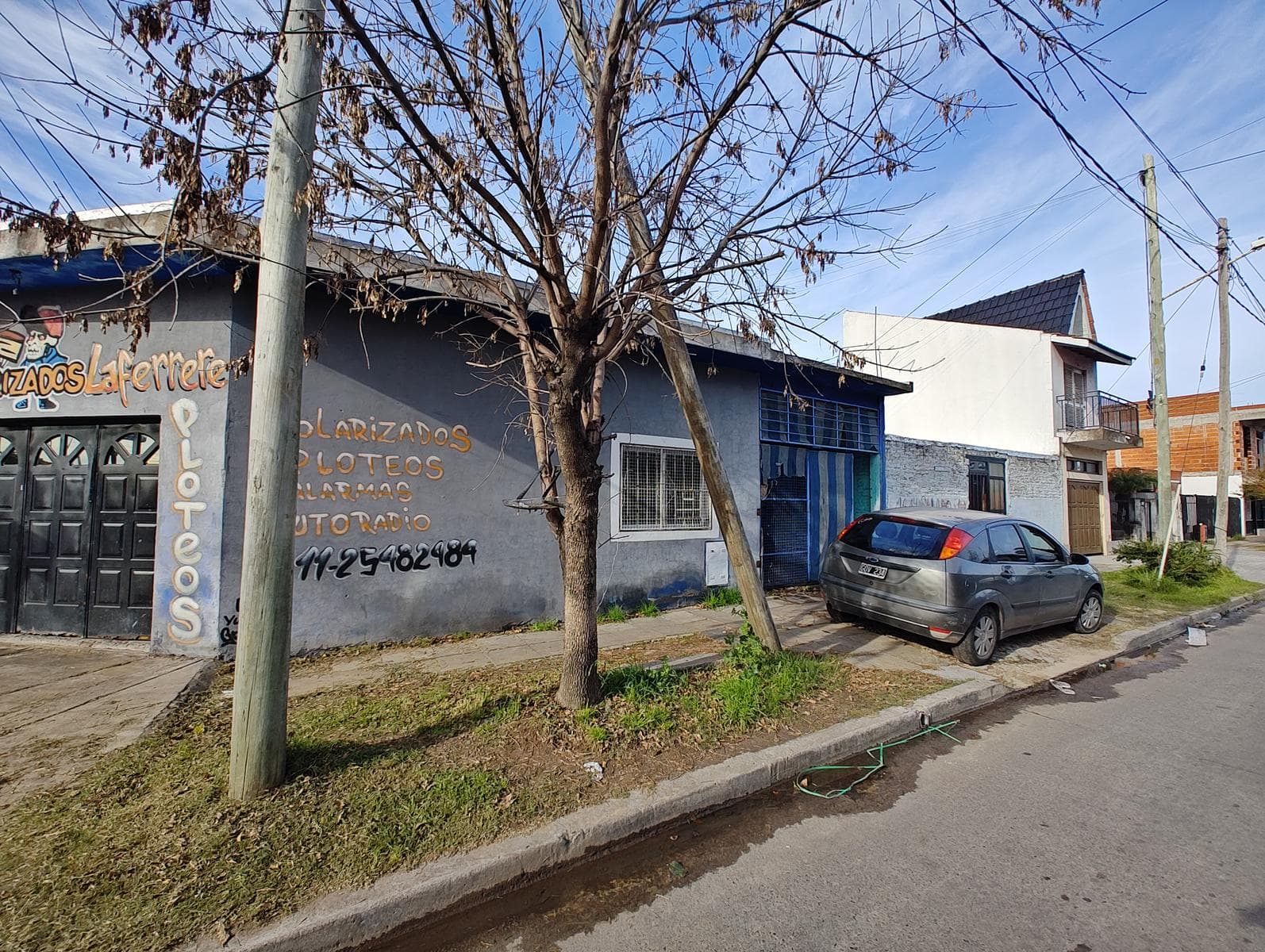 House with Commercial Space and Apartment for Sale in G. Laferrere