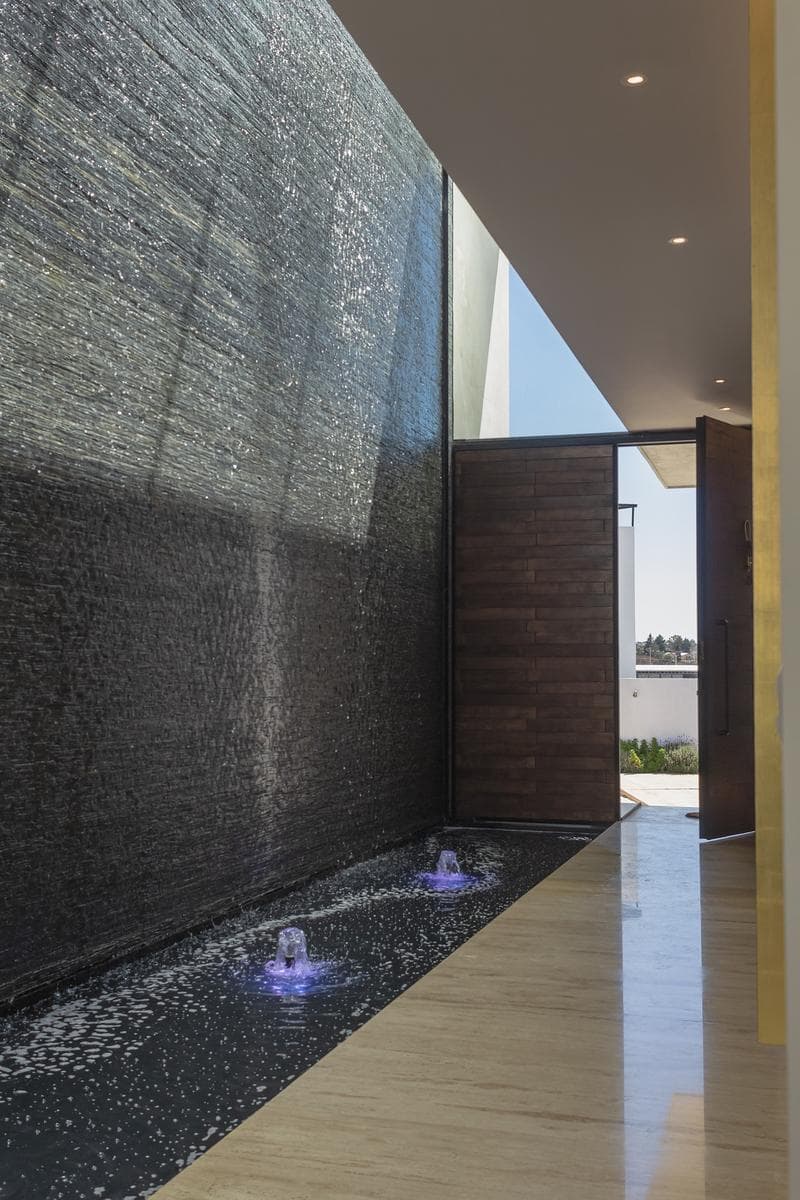 BEAUTIFUL HOUSE IN CLUSTER 10 10 10, LOMAS DE ANGELOPOLIS, LUXURY FINISHES