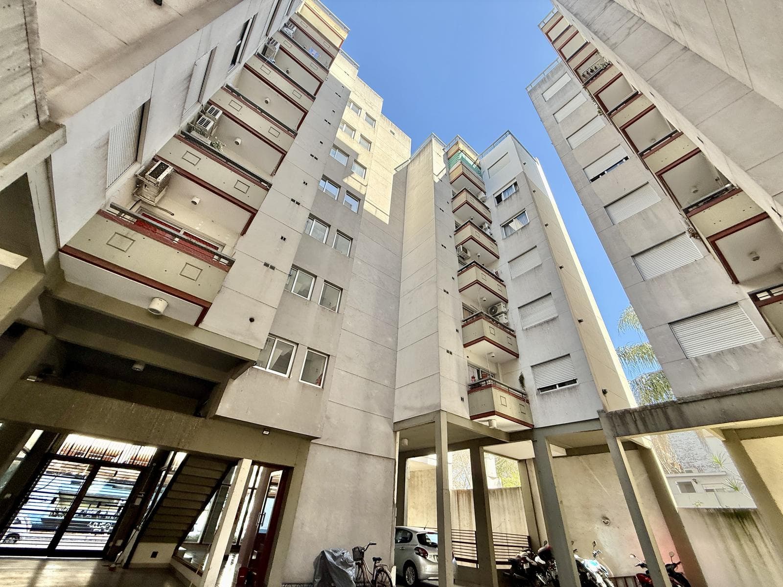 2-room apartment with separate kitchen and en suite bedroom, eligible for financing, in Morón Sur