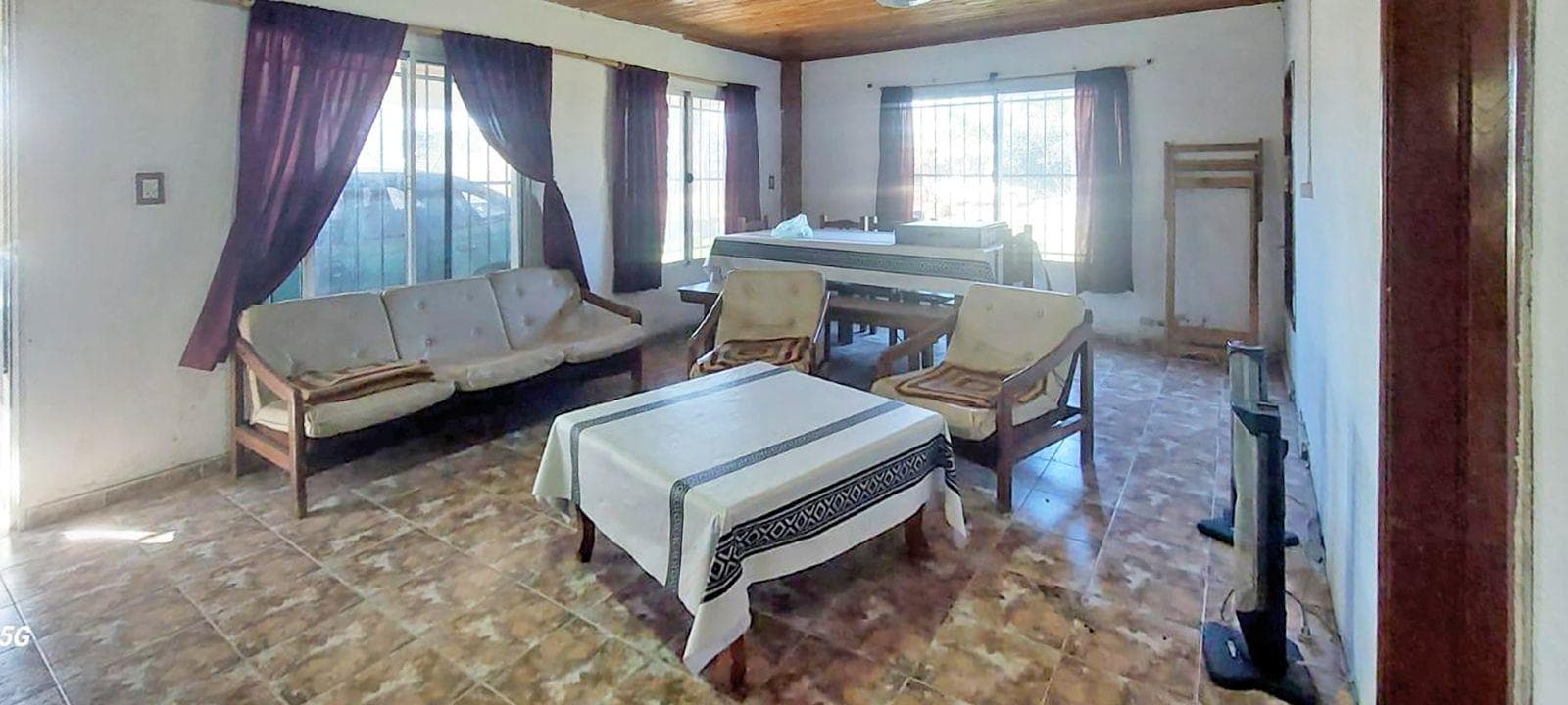 FOR SALE - 2-bedroom house with a patio, barbecue area, and pool - Oliveros.