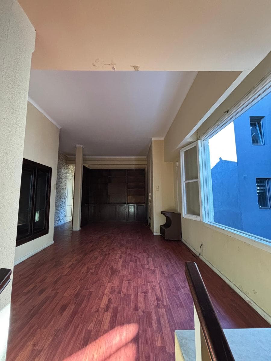 House for Sale in Banfield: Two Independent Units, Ideal for Development