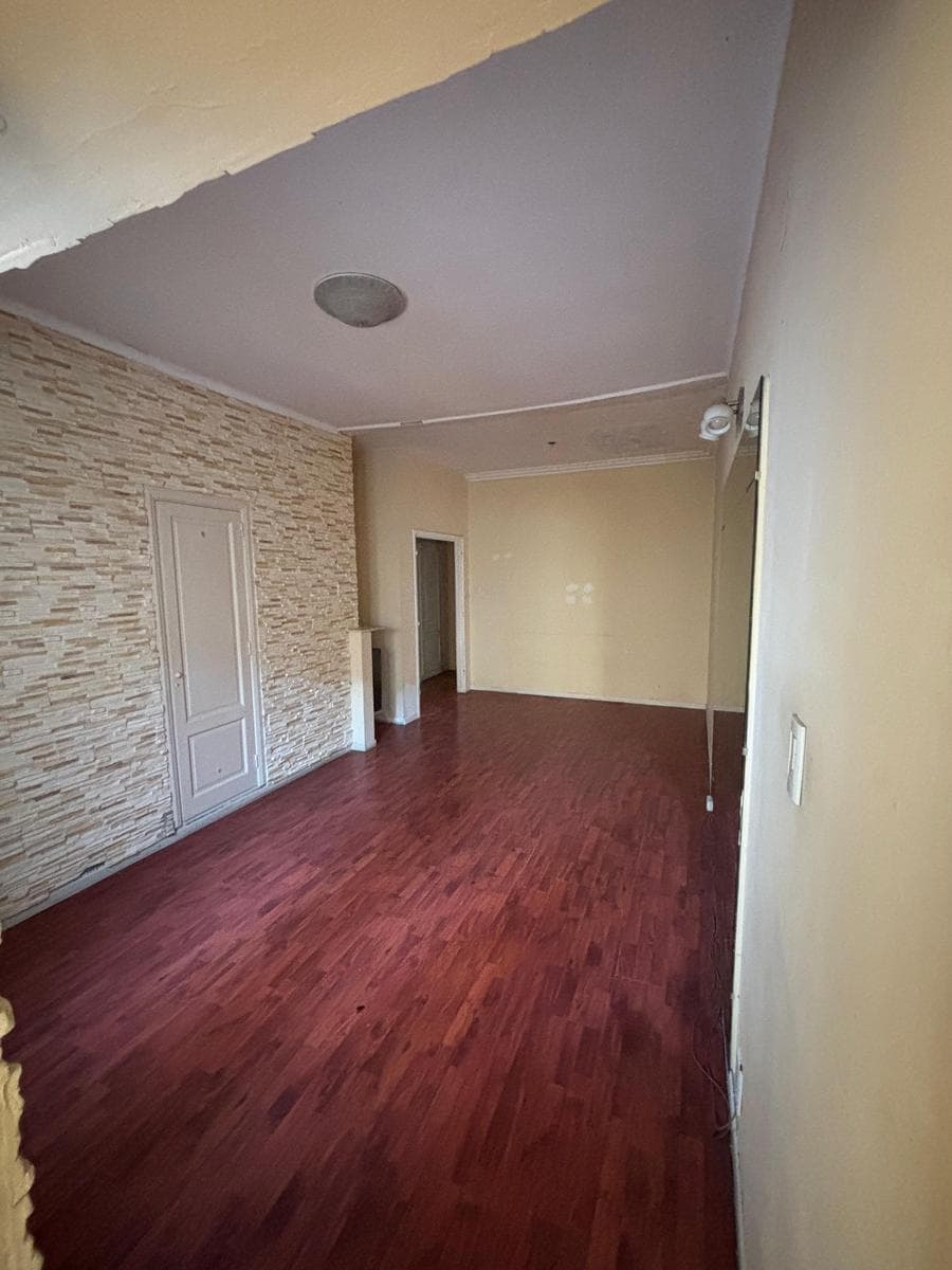 House for Sale in Banfield: Two Independent Units, Ideal for Development