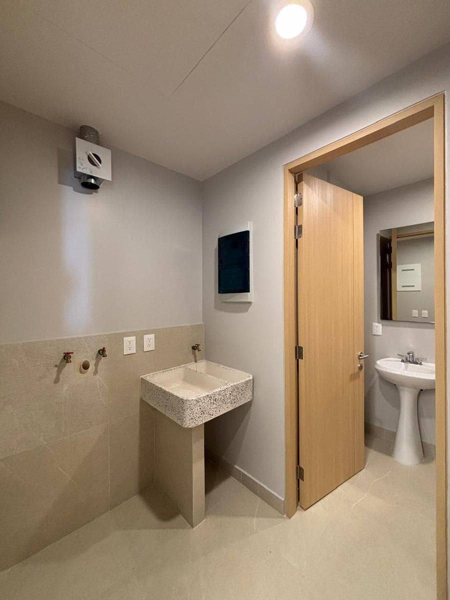 Apartment in Landmark Tower