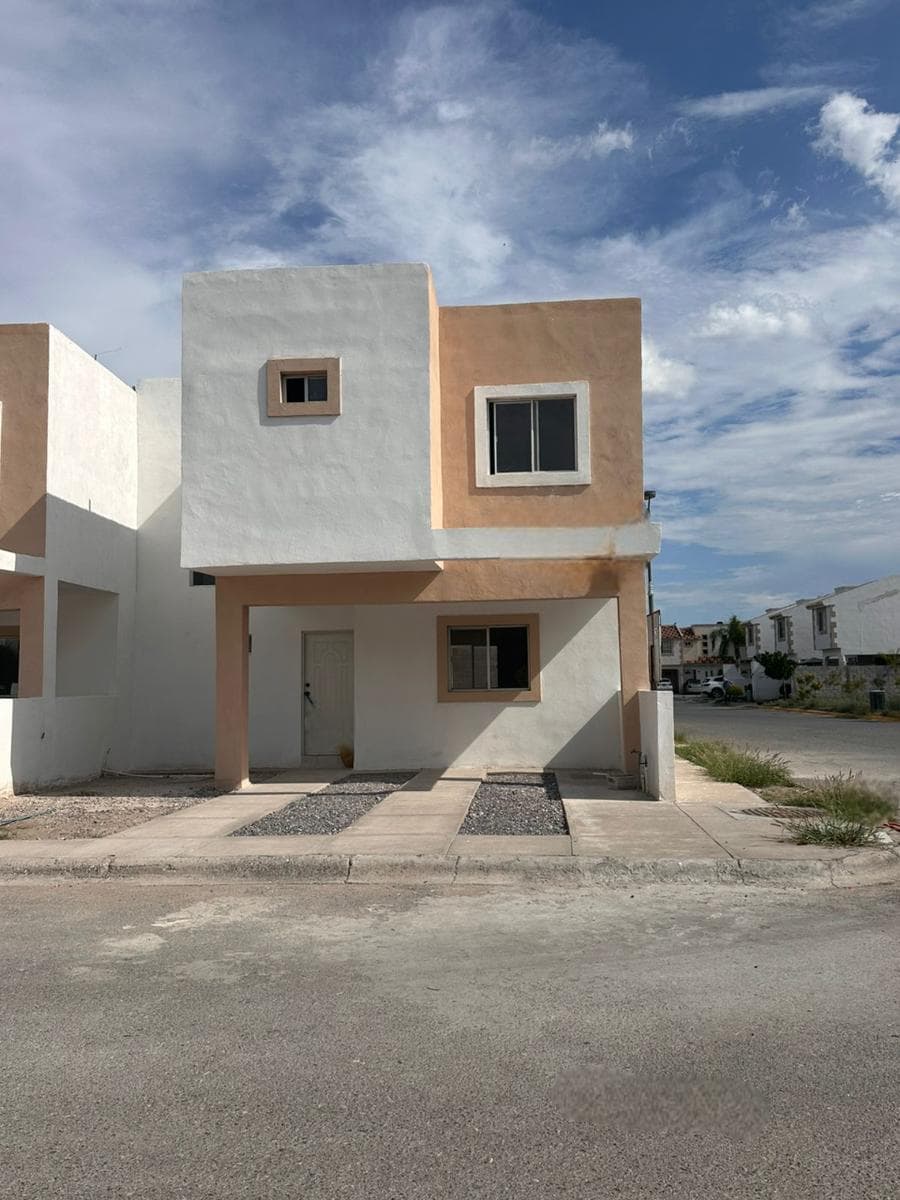 House for Sale in Villas de la Perla
