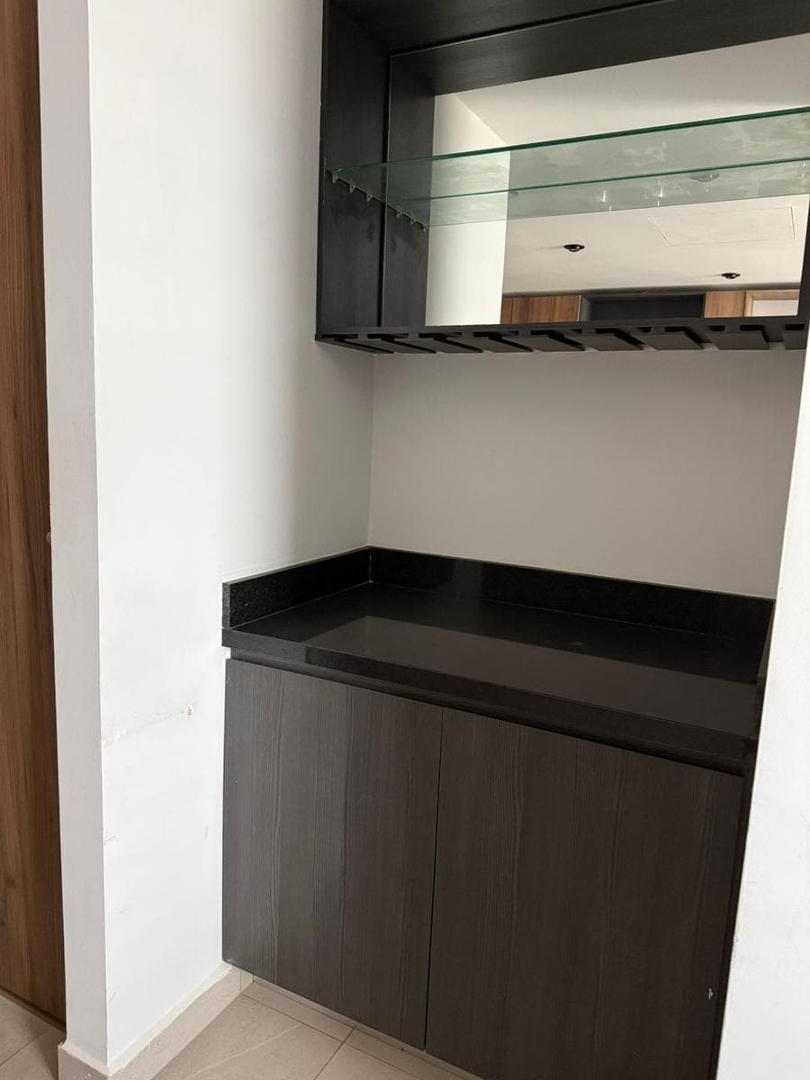APARTMENT FOR RENT IN TORRE MITT