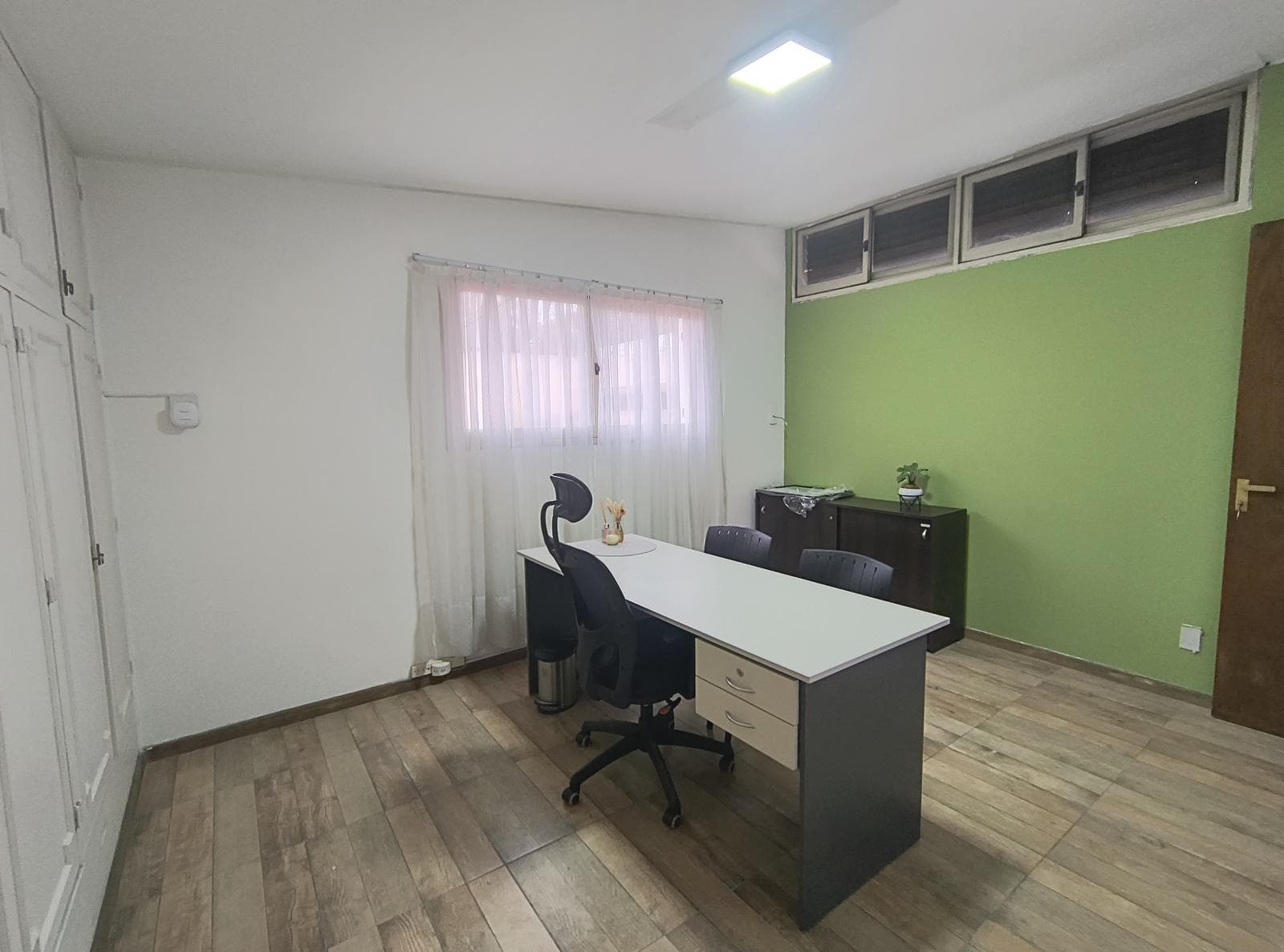 House in the Bombal neighborhood - Suitable for a studio or office - QUALIFIES FOR A LOAN