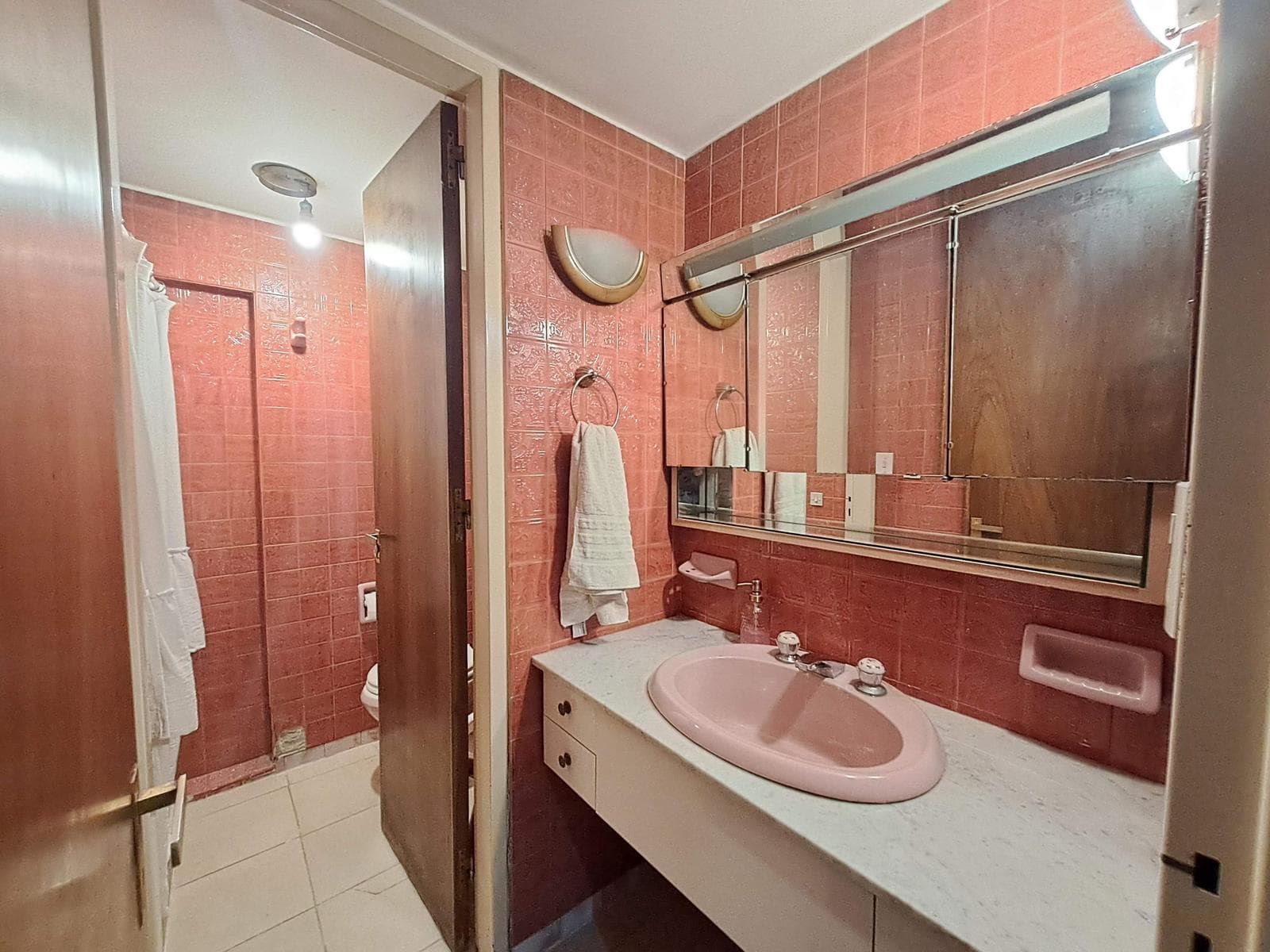 House in the Bombal neighborhood - Suitable for a studio or office - QUALIFIES FOR A LOAN