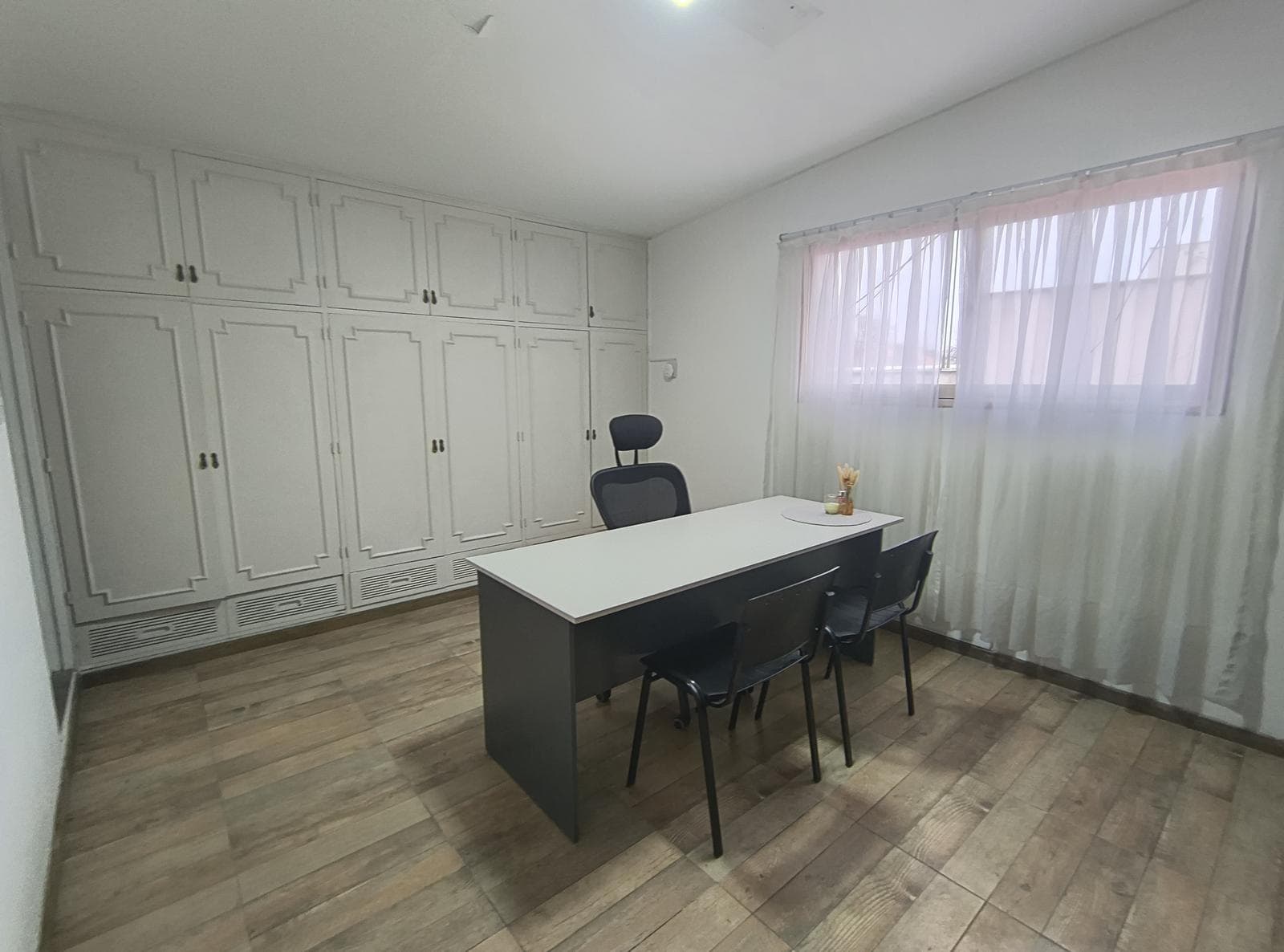 House in the Bombal neighborhood - Suitable for a studio or office - QUALIFIES FOR A LOAN