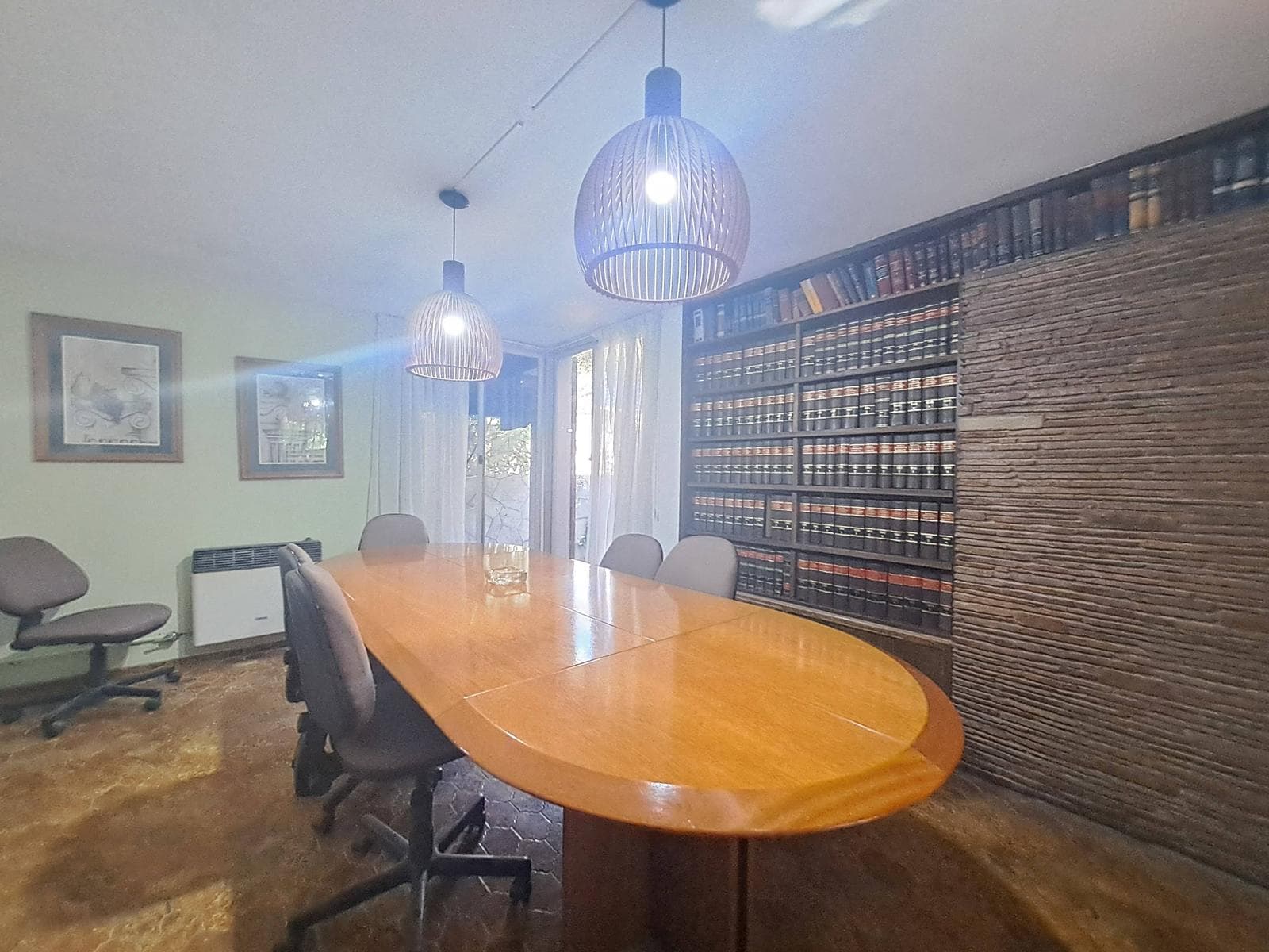 House in the Bombal neighborhood - Suitable for a studio or office - QUALIFIES FOR A LOAN