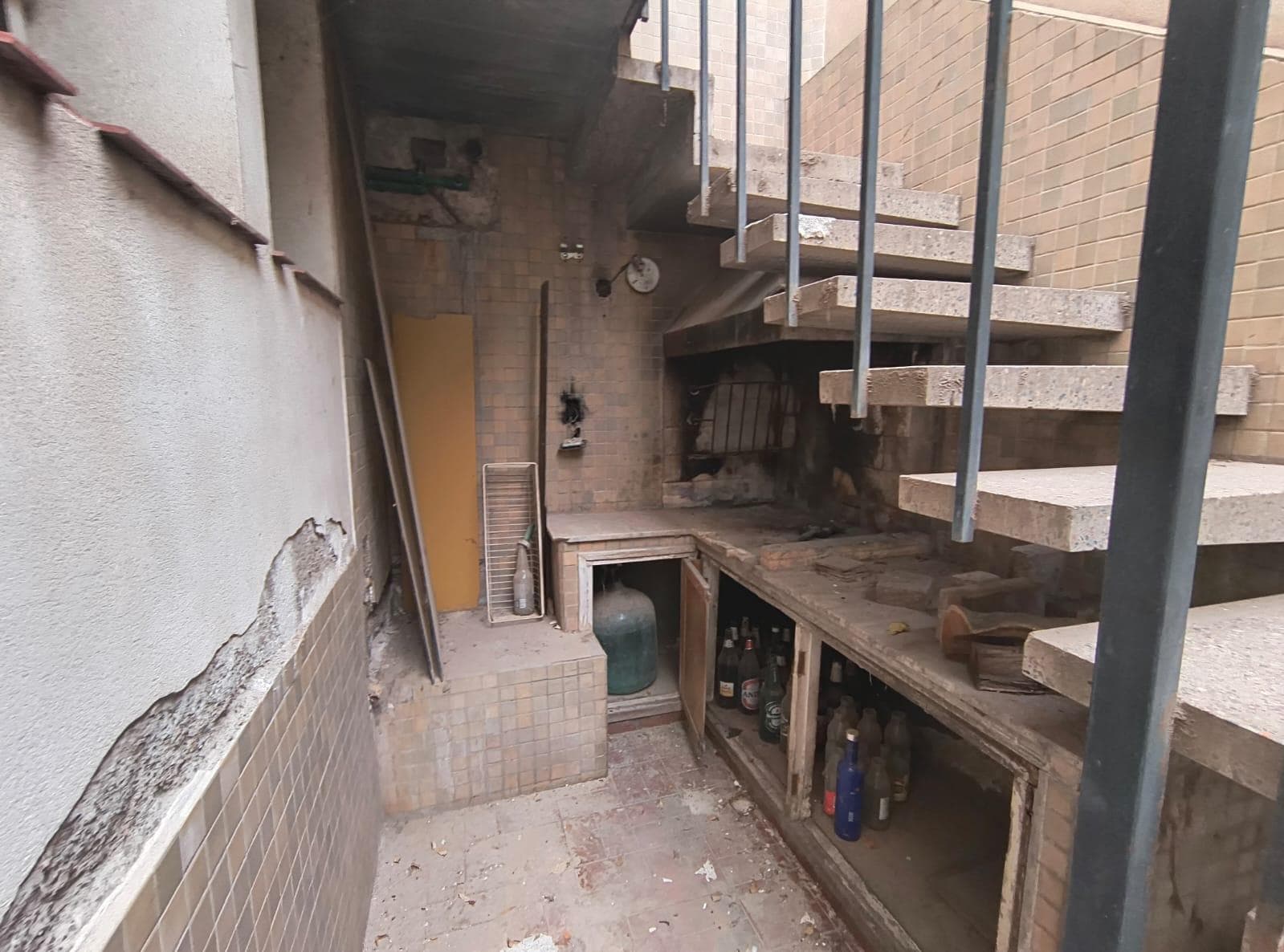 House in the Bombal neighborhood - Suitable for a studio or office - QUALIFIES FOR A LOAN