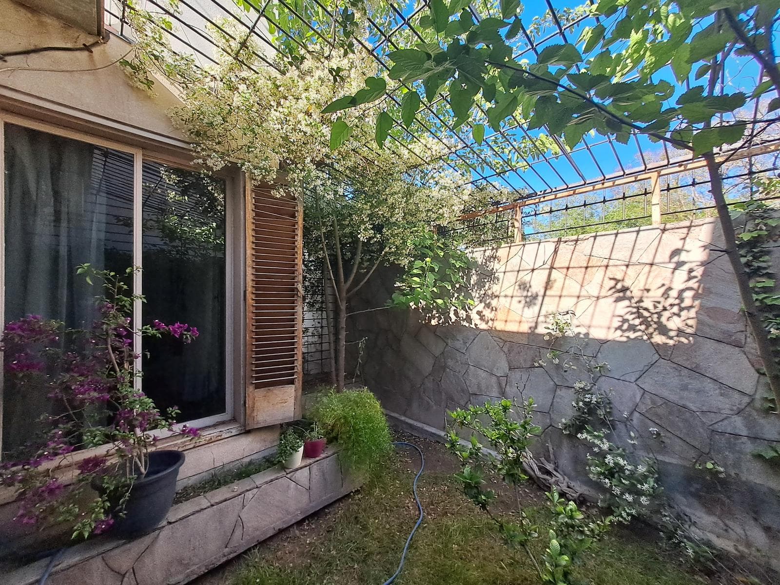 House in the Bombal neighborhood - Suitable for a studio or office - QUALIFIES FOR A LOAN