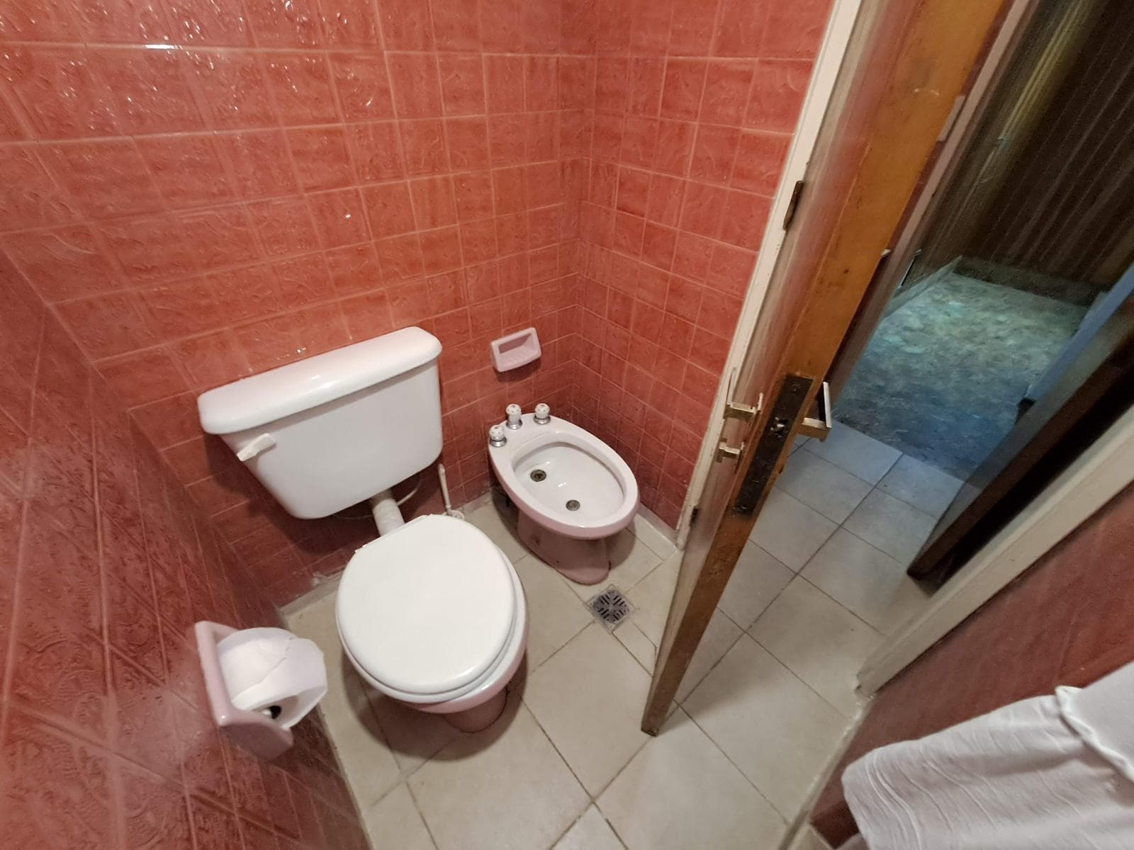 House in the Bombal neighborhood - Suitable for a studio or office - QUALIFIES FOR A LOAN