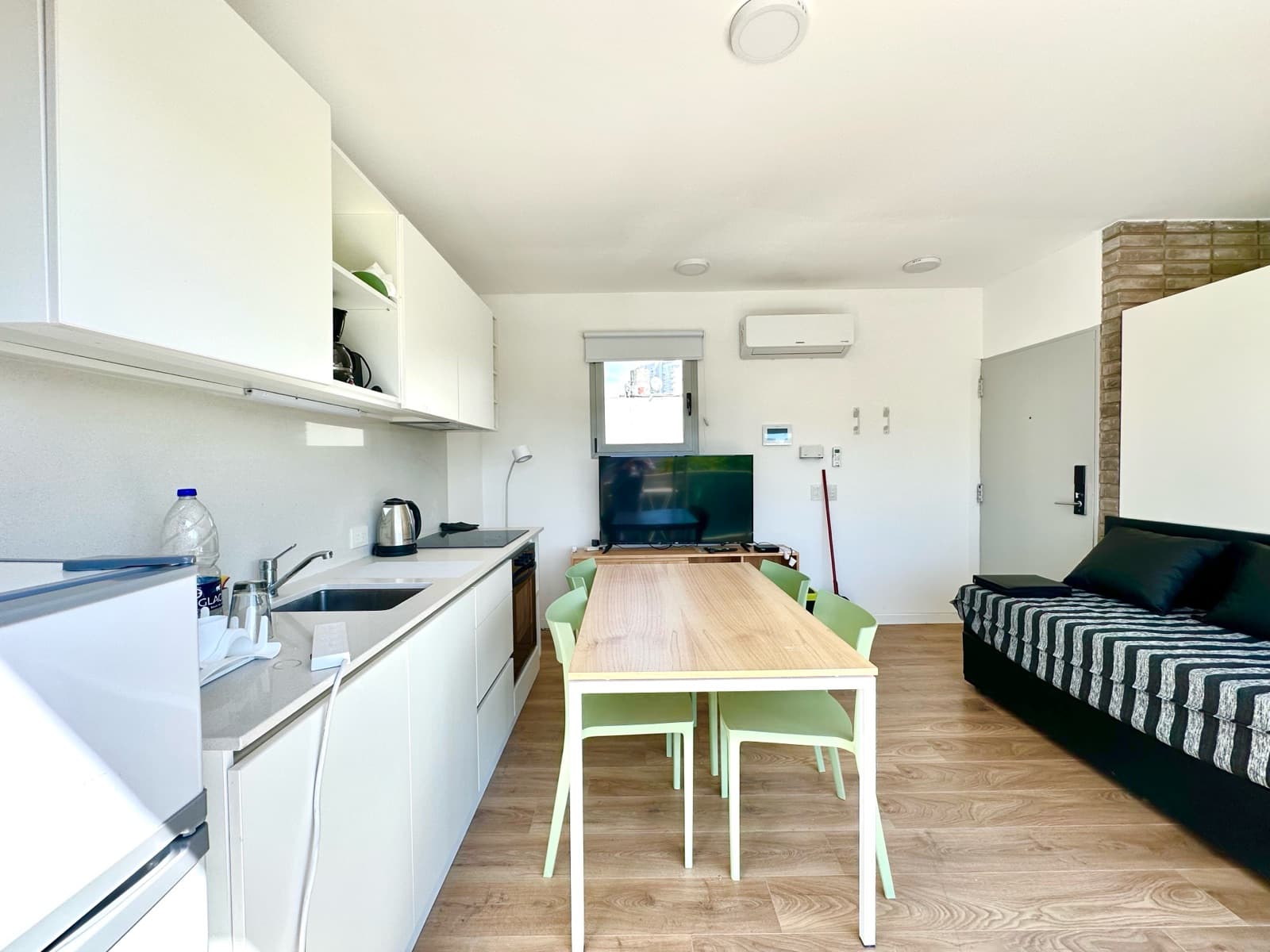FOR SALE: BRAND-NEW 2-ROOM APARTMENT IN BELGRANO WITH A TERRACE-STYLE BALCONY, SUITABLE FOR AIRBNB RENTALS