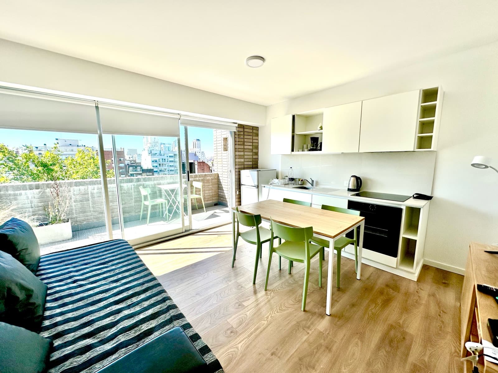 FOR SALE: BRAND-NEW 2-ROOM APARTMENT IN BELGRANO WITH A TERRACE-STYLE BALCONY, SUITABLE FOR AIRBNB RENTALS