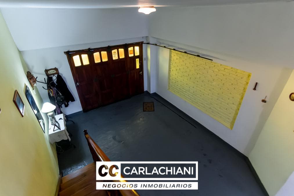 House for Sale - Azcuénaga Neighborhood, Rosario - 3 Stories - Patio