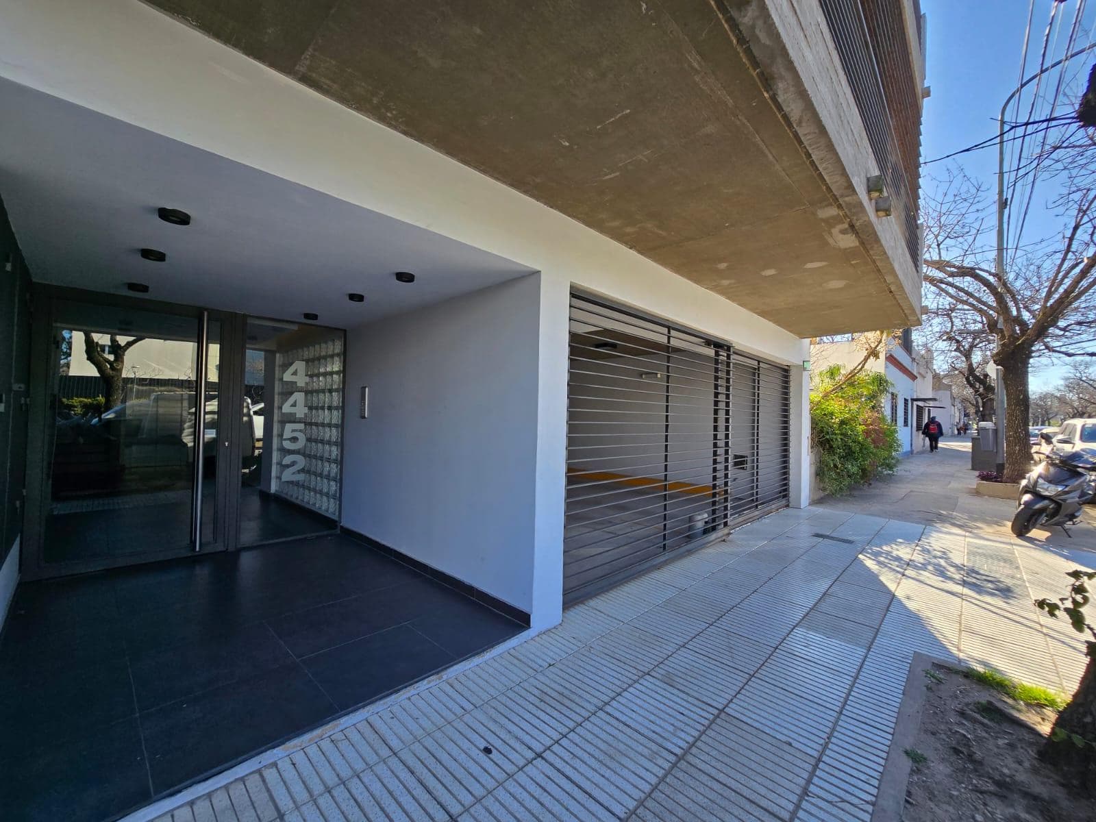 One-room apartment with a balcony. Saavedra