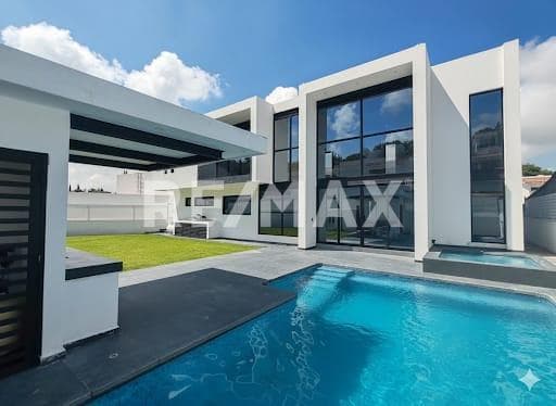 House for Sale in Morelos, Lomas de Cocoyoc