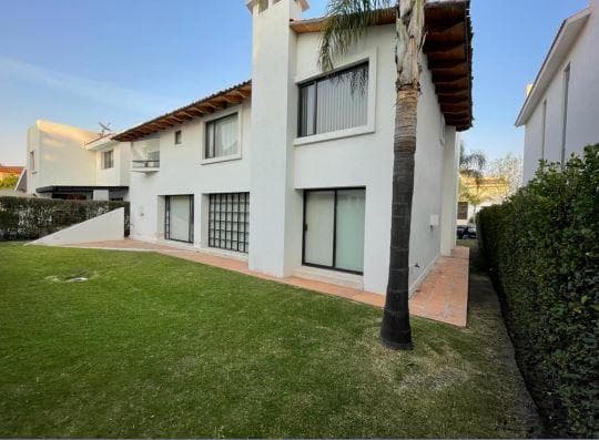 BEAUTIFUL HOUSE FOR SALE WITHIN THE VISTA COUNTRY CLUB IN PUEBLA