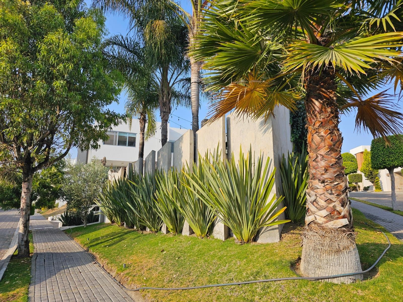 HOUSE FOR SALE IN NILO PARK IN LOMAS DE ANGELOPOLIS