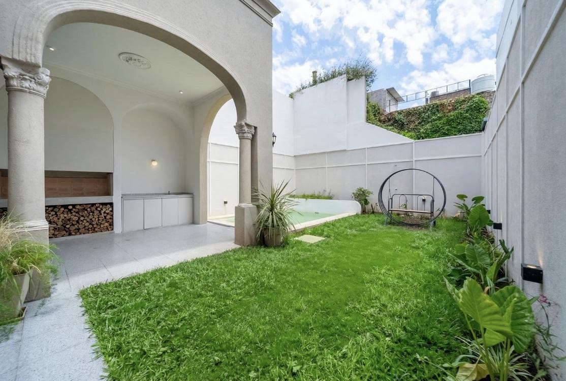 For Sale/Financing: 3-Bedroom House with Utility Room, Garage, Patio, and Pool. Abasto