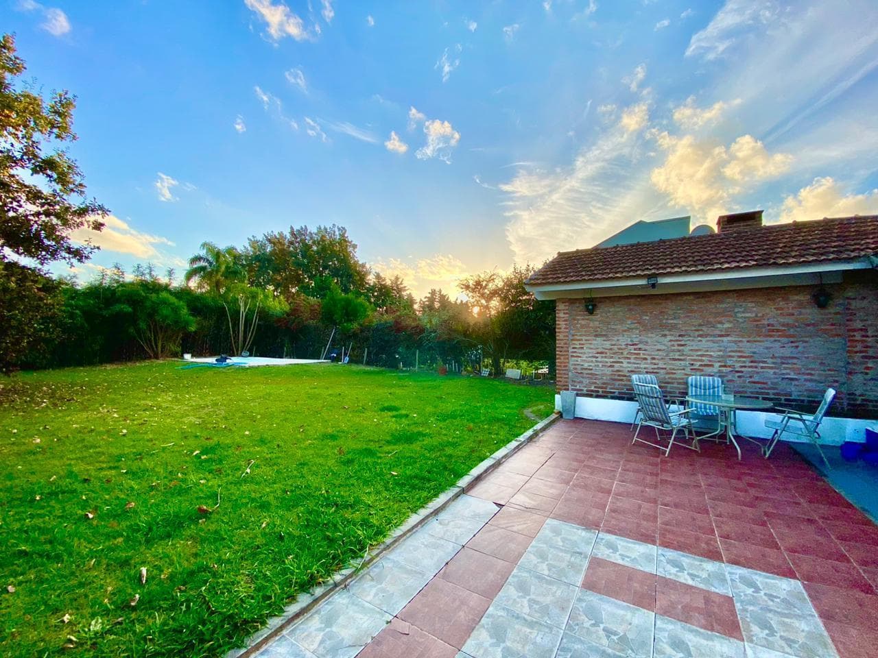 858 m² Premium Lot with a Single-Story House in Need of Renovation—For Sale in Palmares de Pilar. Will Consider Trade