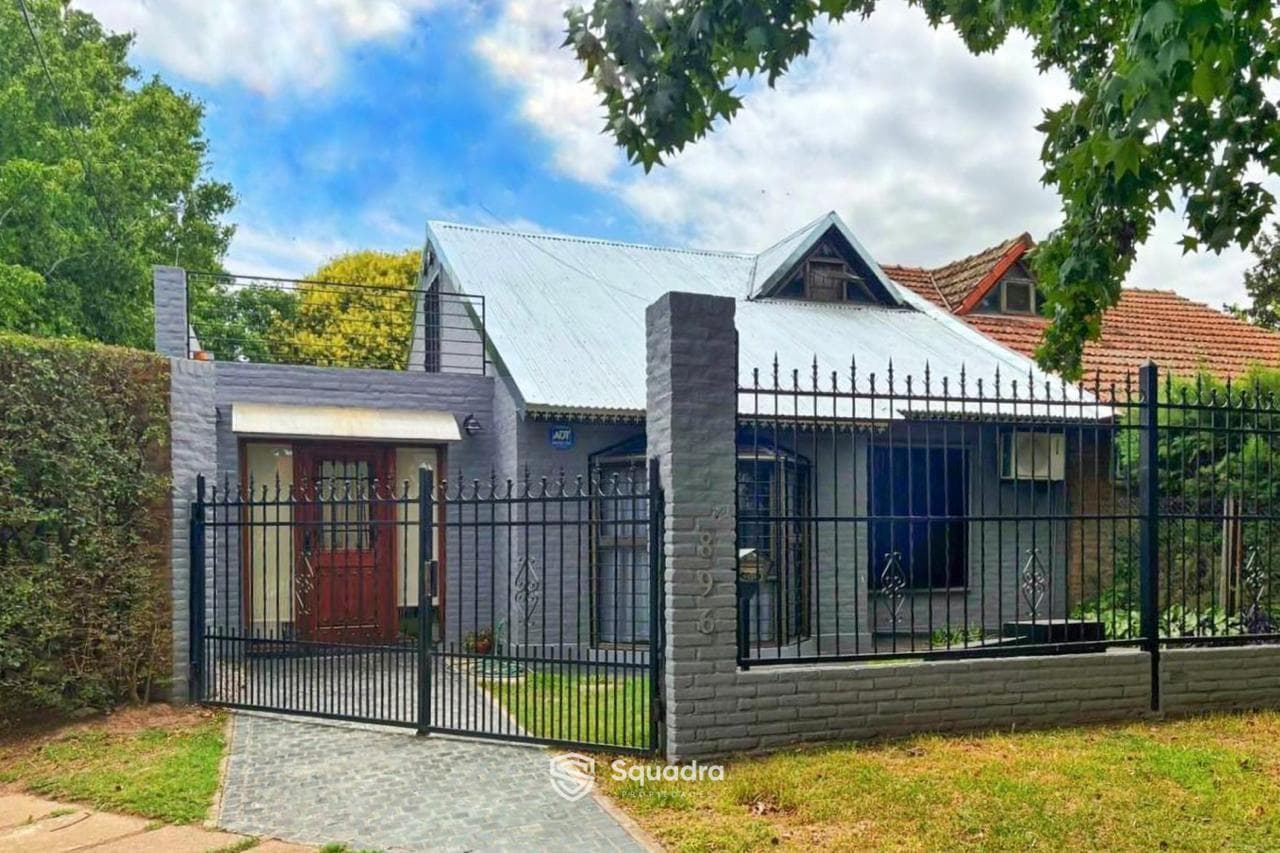 FOR SALE | TRADE - 3-bedroom house with barbecue area and pool - Fisherton, Rosario - QUALIFIES FOR MORTGAGE.