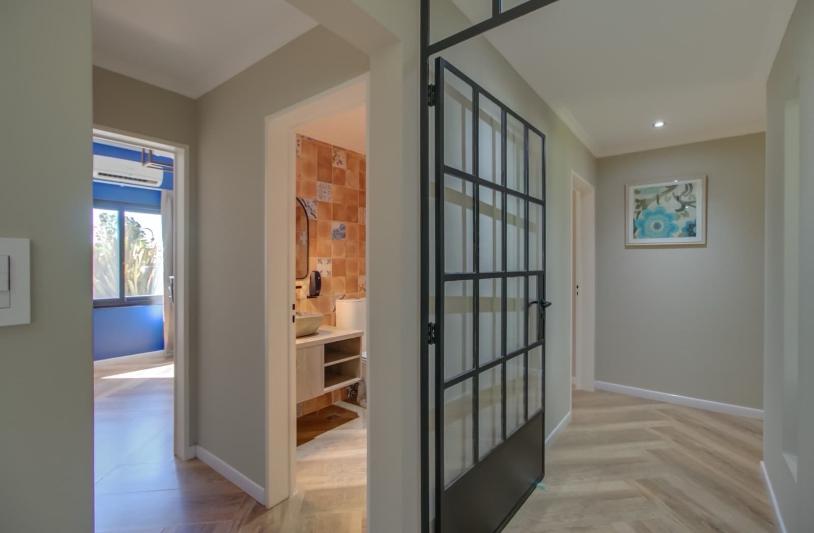 HOUSE FOR SALE IN AREA 60. Single-story. 293 m² of floor space on a 1,620 m² lot.