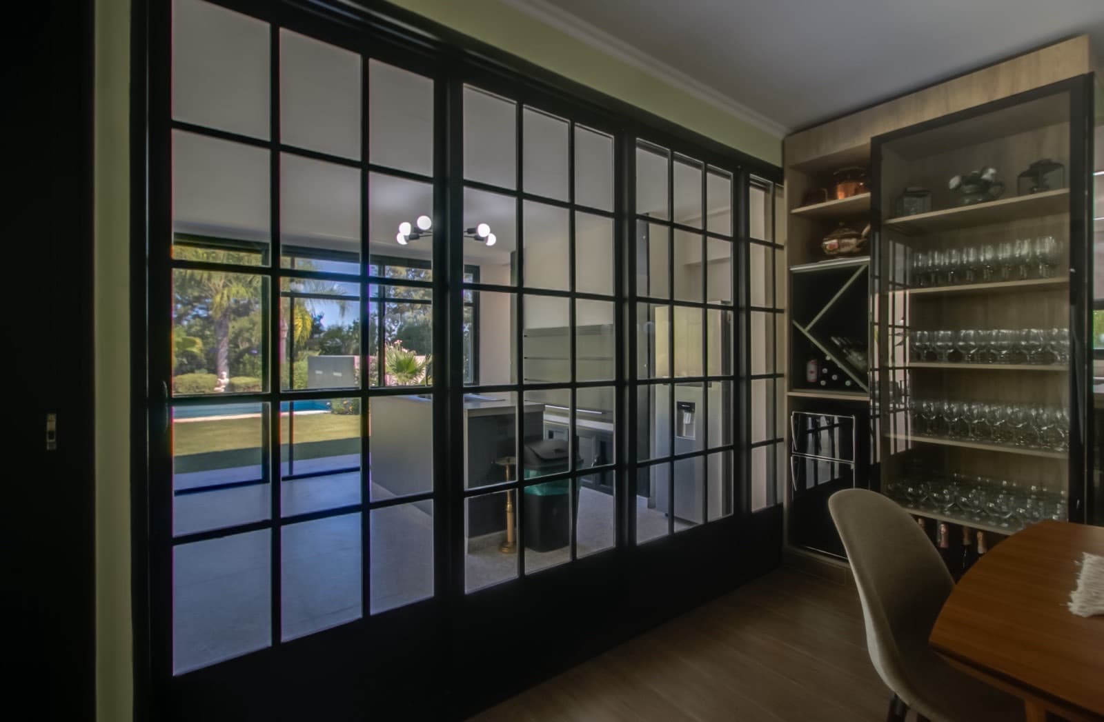 HOUSE FOR SALE IN AREA 60. Single-story. 293 m² of floor space on a 1,620 m² lot.