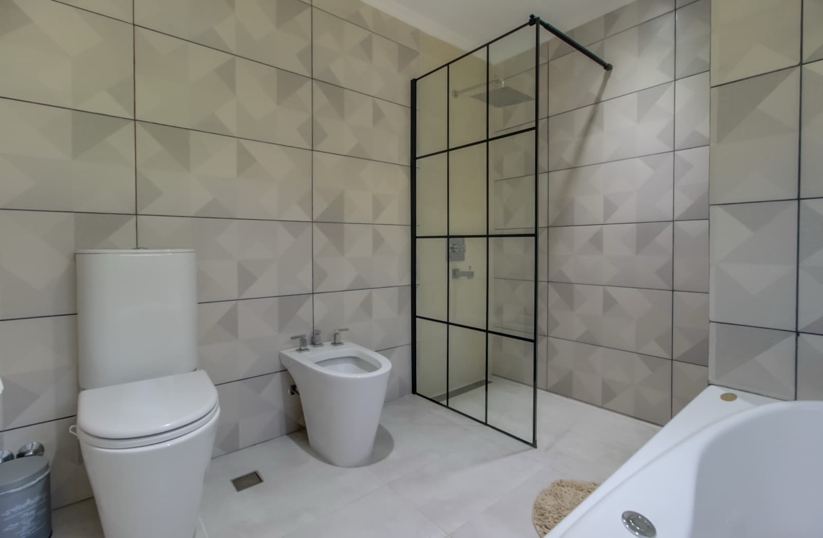 HOUSE FOR SALE IN AREA 60. Single-story. 293 m² of floor space on a 1,620 m² lot.