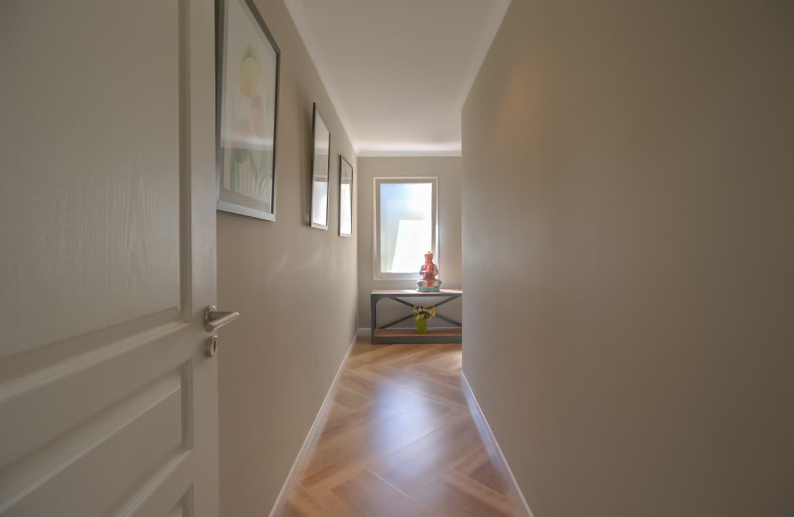 HOUSE FOR SALE IN AREA 60. Single-story. 293 m² of floor space on a 1,620 m² lot.