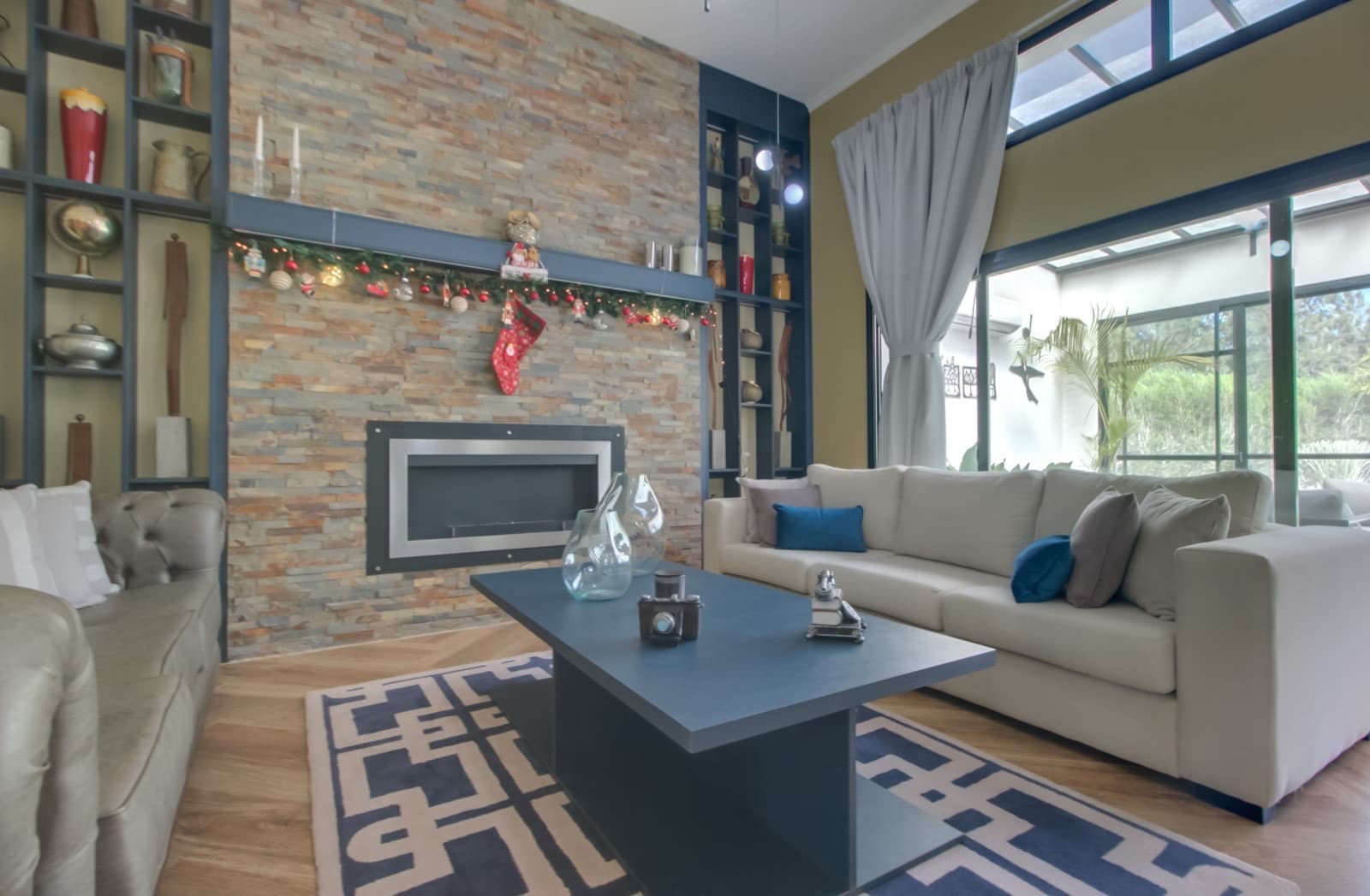 HOUSE FOR SALE IN AREA 60. Single-story. 293 m² of floor space on a 1,620 m² lot.