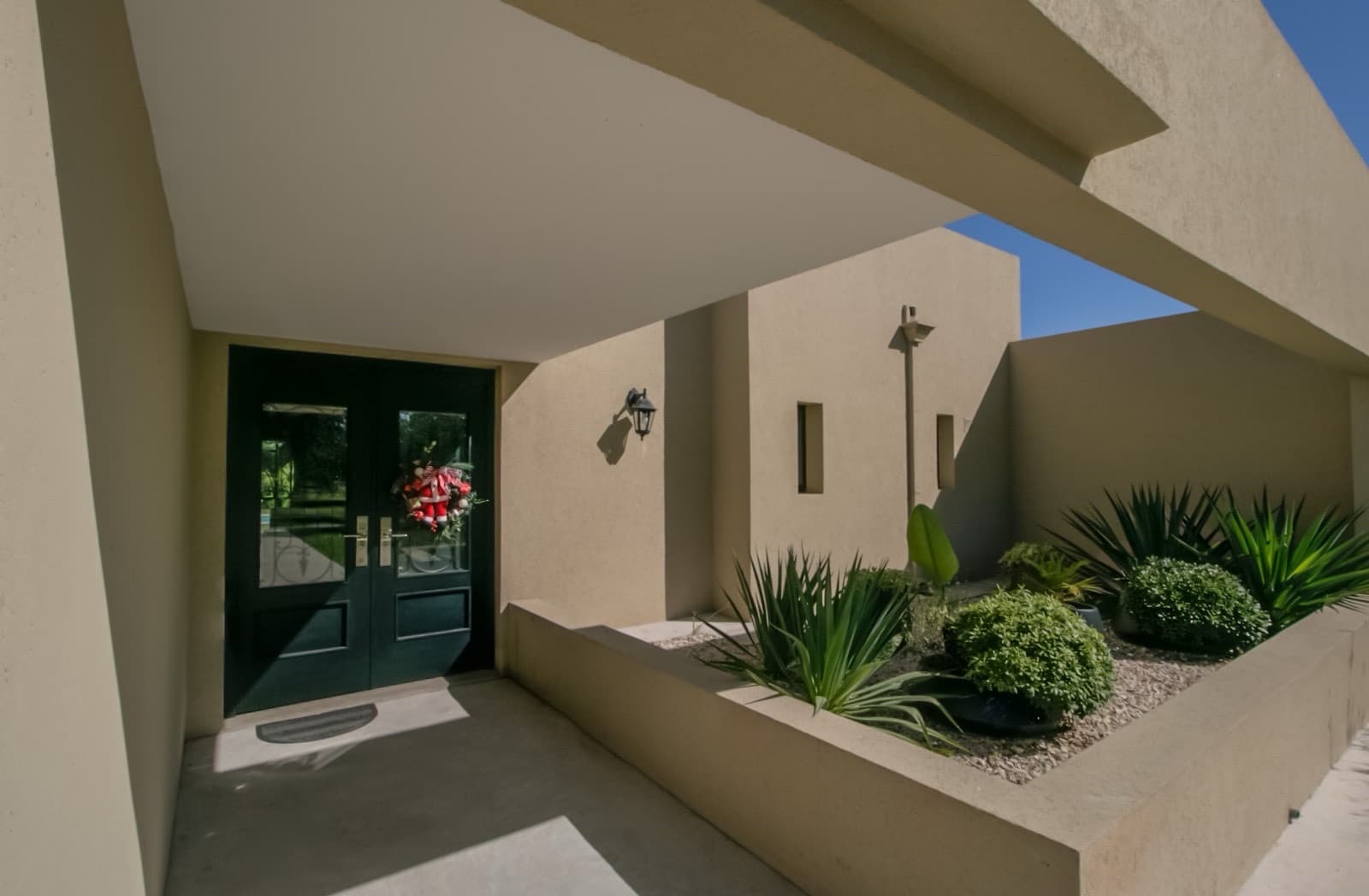 HOUSE FOR SALE IN AREA 60. Single-story. 293 m² of floor space on a 1,620 m² lot.