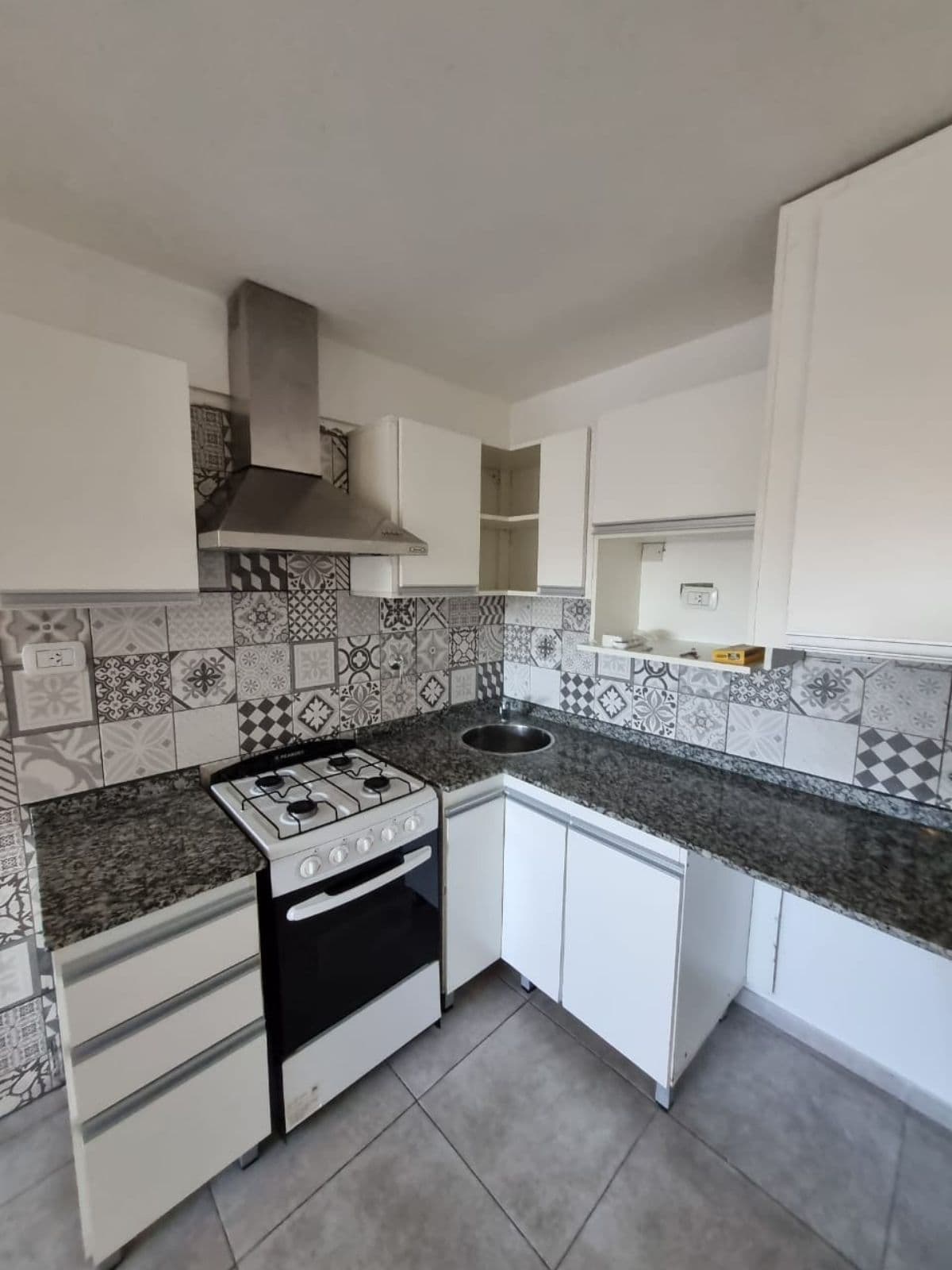 2-room apartment for sale with garage and private terrace in Lomas de Zamora