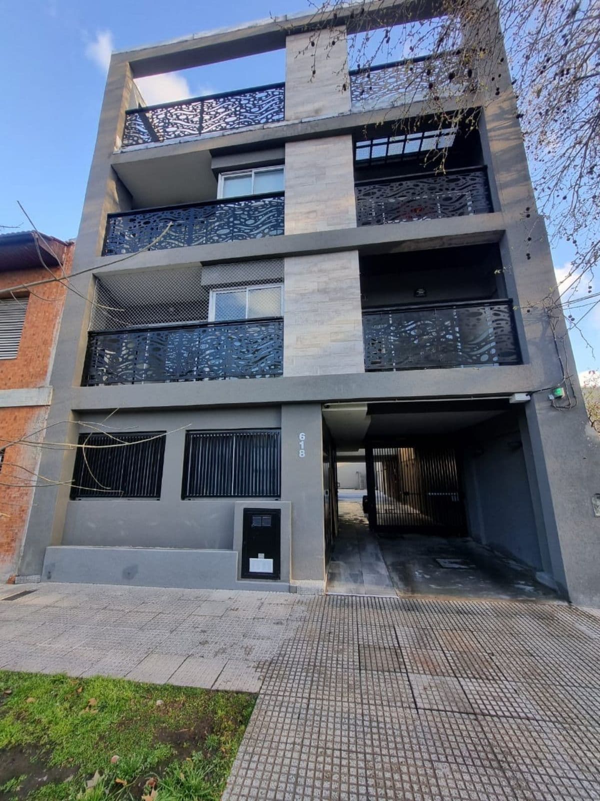 2-room apartment for sale with garage and private terrace in Lomas de Zamora