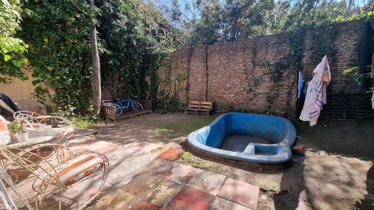 FOR SALE: 3-room townhouse with a garden and terrace.
