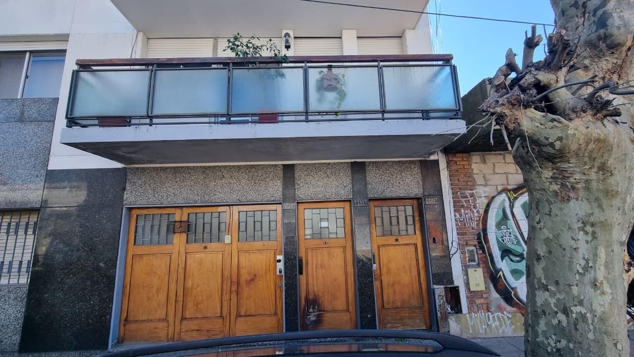 FOR SALE: 3-room townhouse with a garden and terrace.