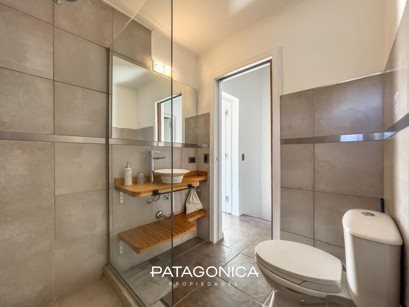 3-ROOM APARTMENT FOR SALE + STORAGE SHED IN THE DOWNTOWN AREA
