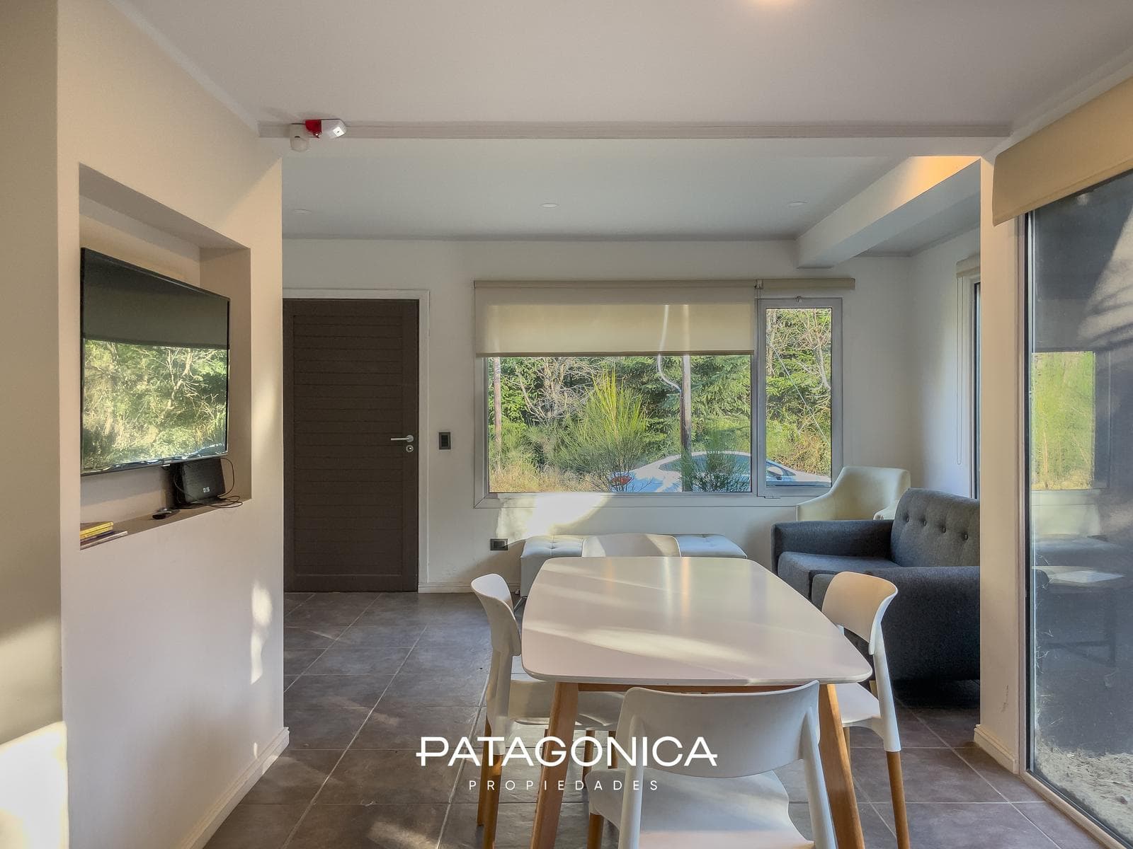 3-ROOM APARTMENT FOR SALE + STORAGE SHED IN THE DOWNTOWN AREA
