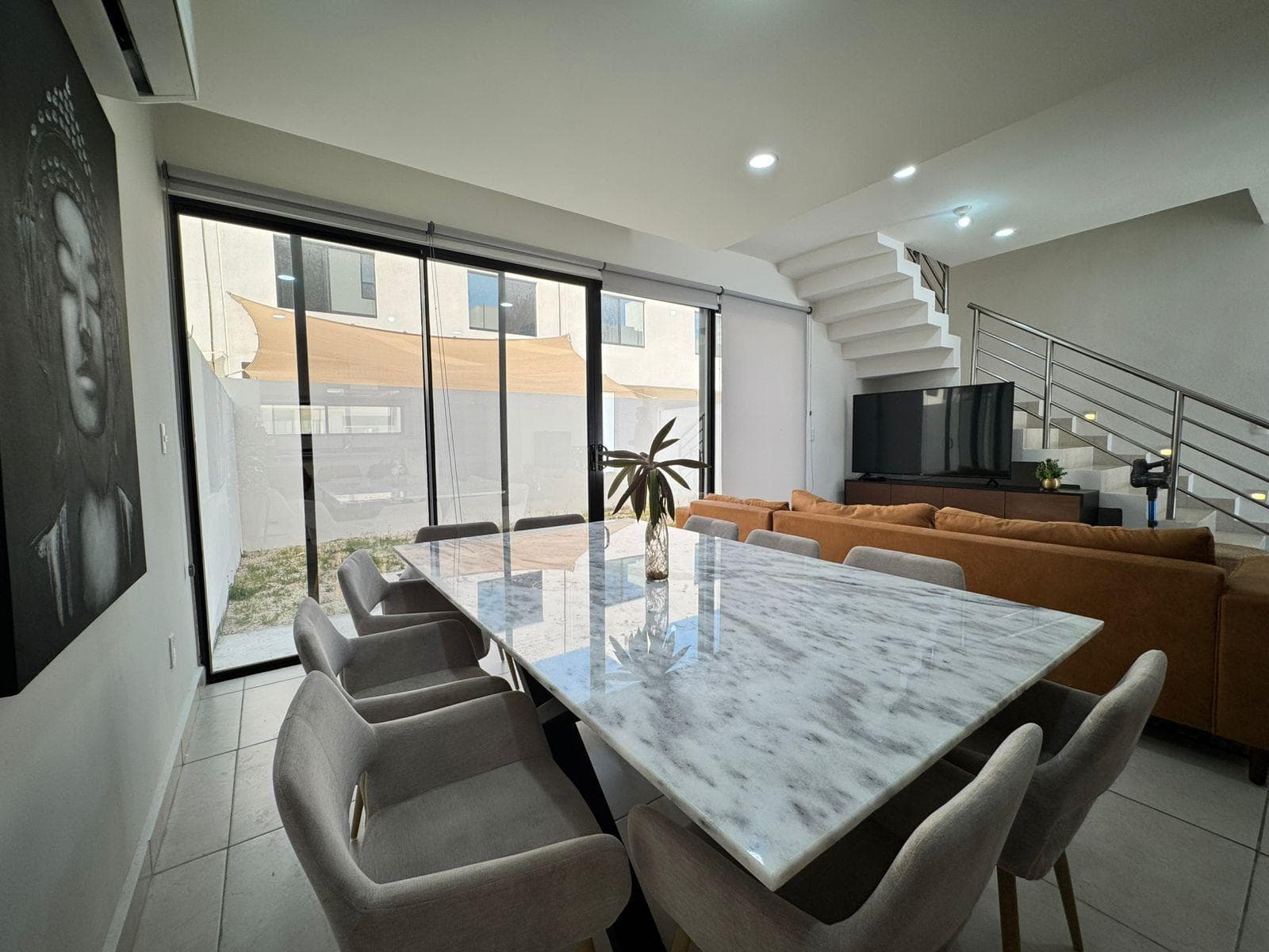 FURNISHED 3-BEDROOM HOUSE FOR SALE WITH CLUBHOUSE IN PLAYA DEL CARMEN