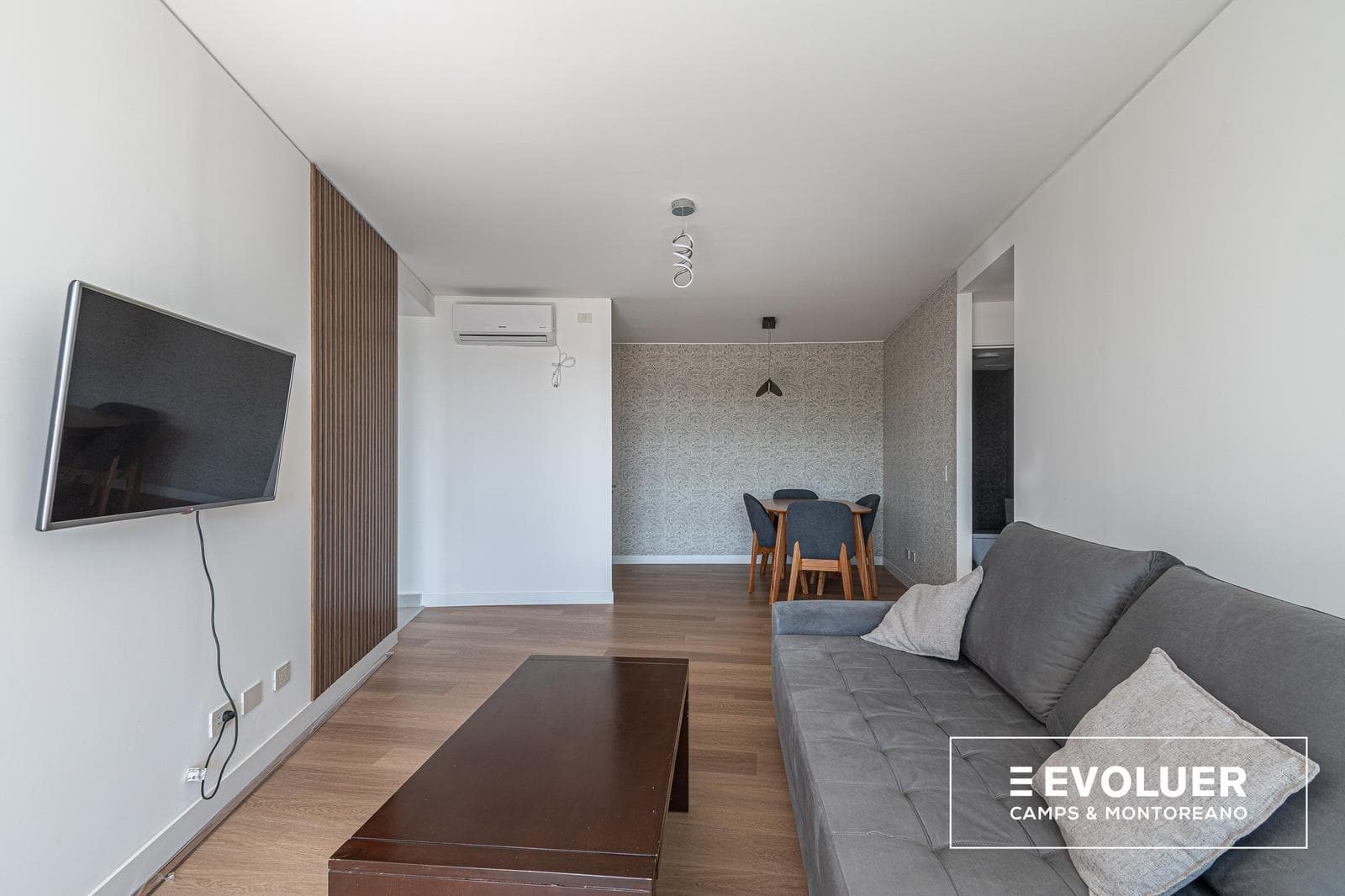 Rental: 2-room furnished apartment with garage and amenities