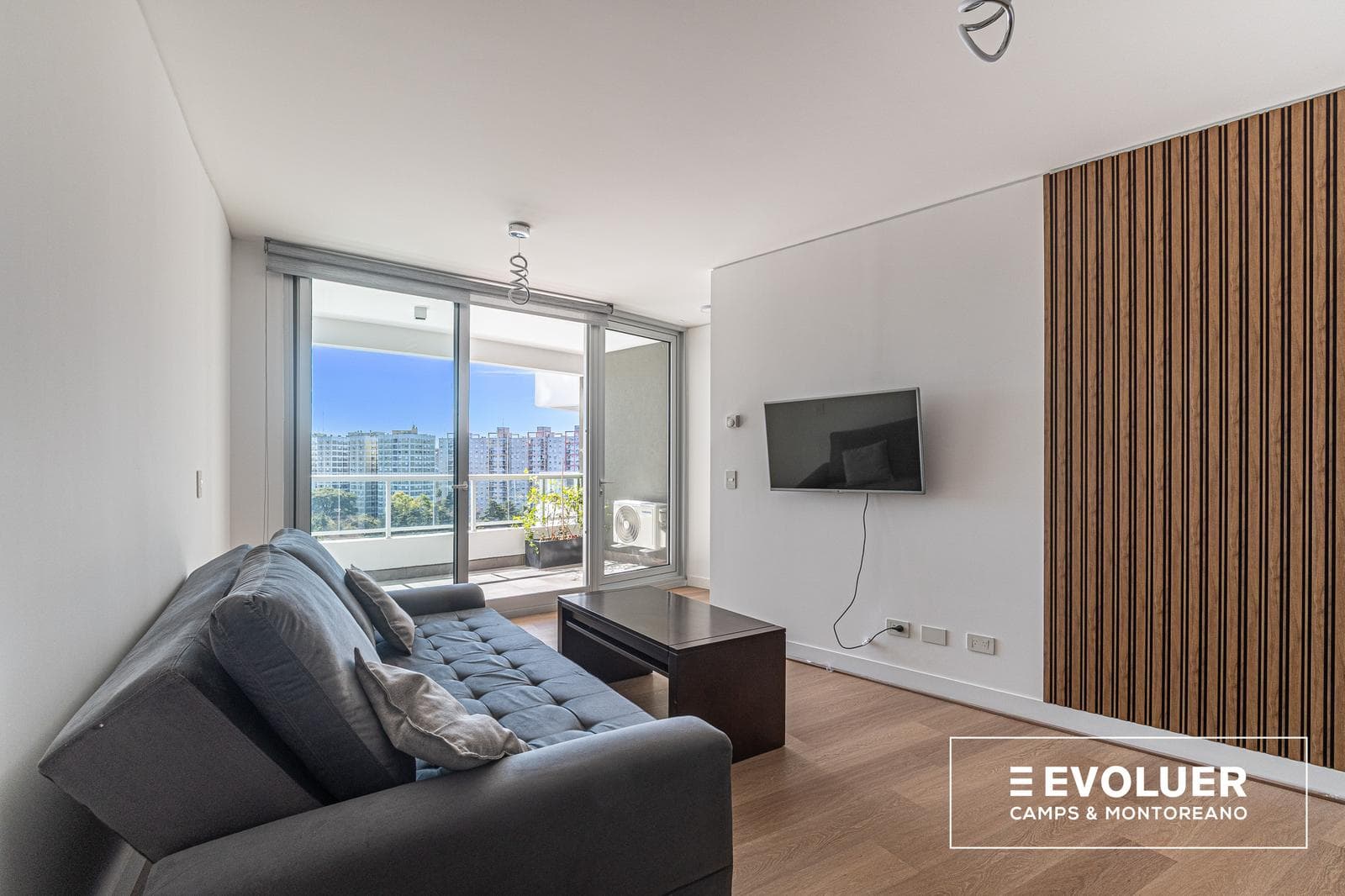 Rental: 2-room furnished apartment with garage and amenities