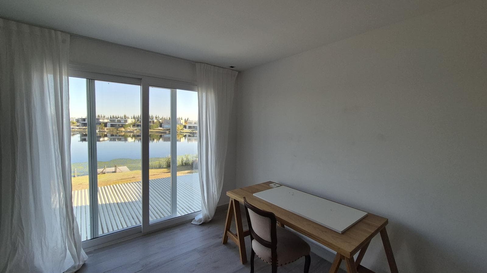 Luxury home with 5 en-suite bedrooms overlooking the lagoon in Barbarita—FOR SALE and FOR RENT