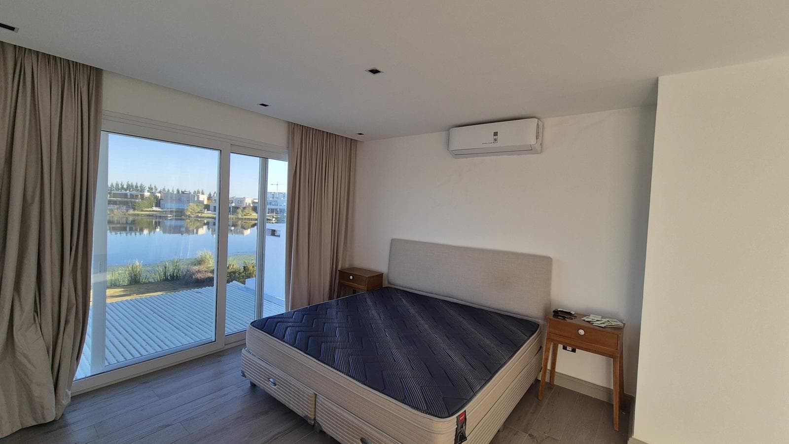 Luxury home with 5 en-suite bedrooms overlooking the lagoon in Barbarita—FOR SALE and FOR RENT