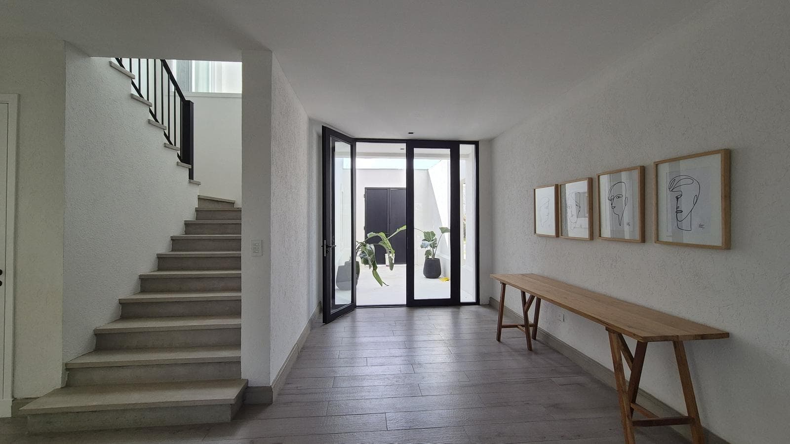 Luxury home with 5 en-suite bedrooms overlooking the lagoon in Barbarita—FOR SALE and FOR RENT