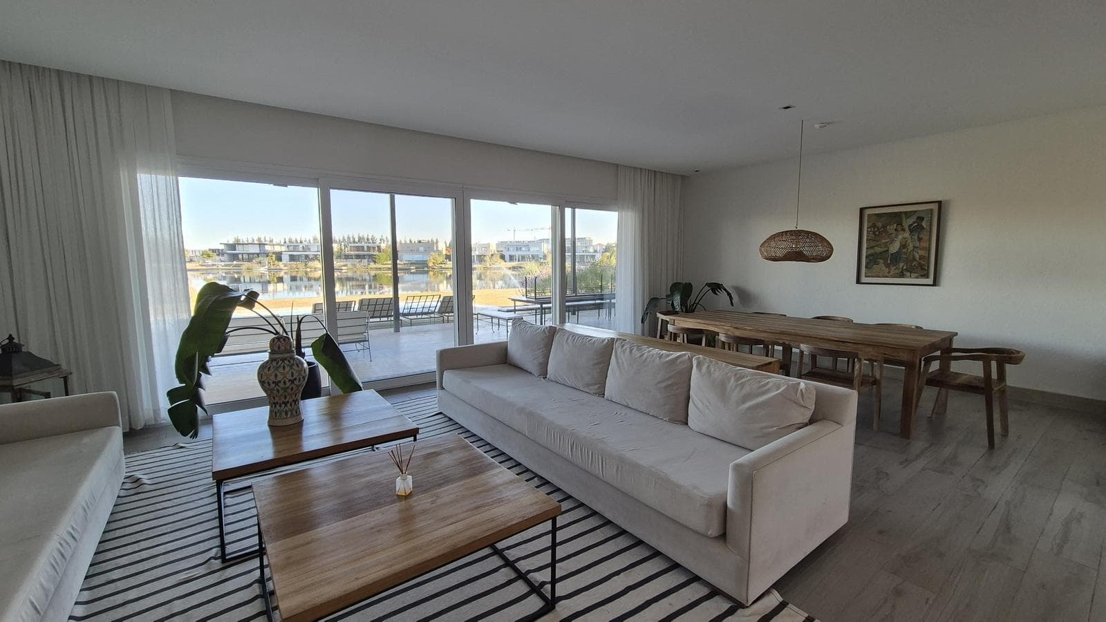 Luxury home with 5 en-suite bedrooms overlooking the lagoon in Barbarita—FOR SALE and FOR RENT