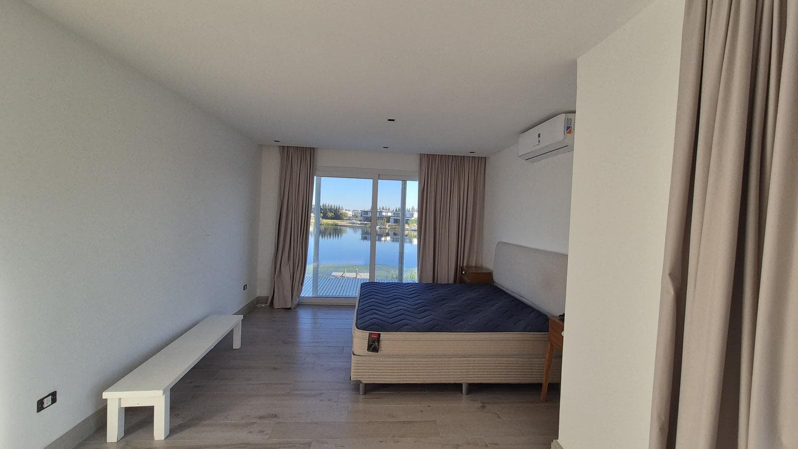 Luxury home with 5 en-suite bedrooms overlooking the lagoon in Barbarita—FOR SALE and FOR RENT