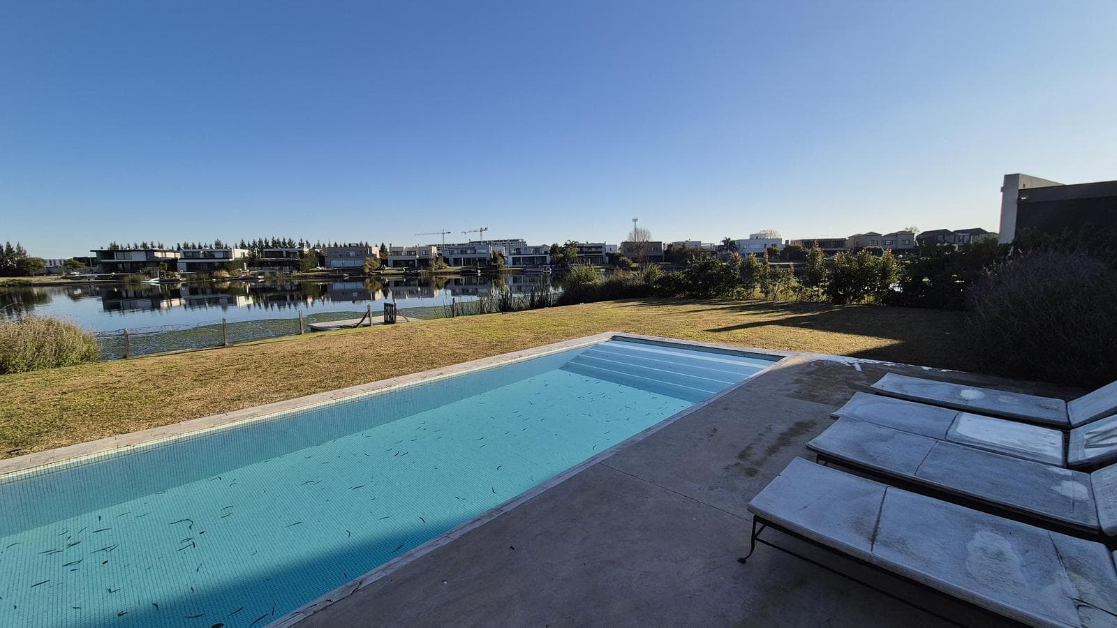 Luxury home with 5 en-suite bedrooms overlooking the lagoon in Barbarita—FOR SALE and FOR RENT