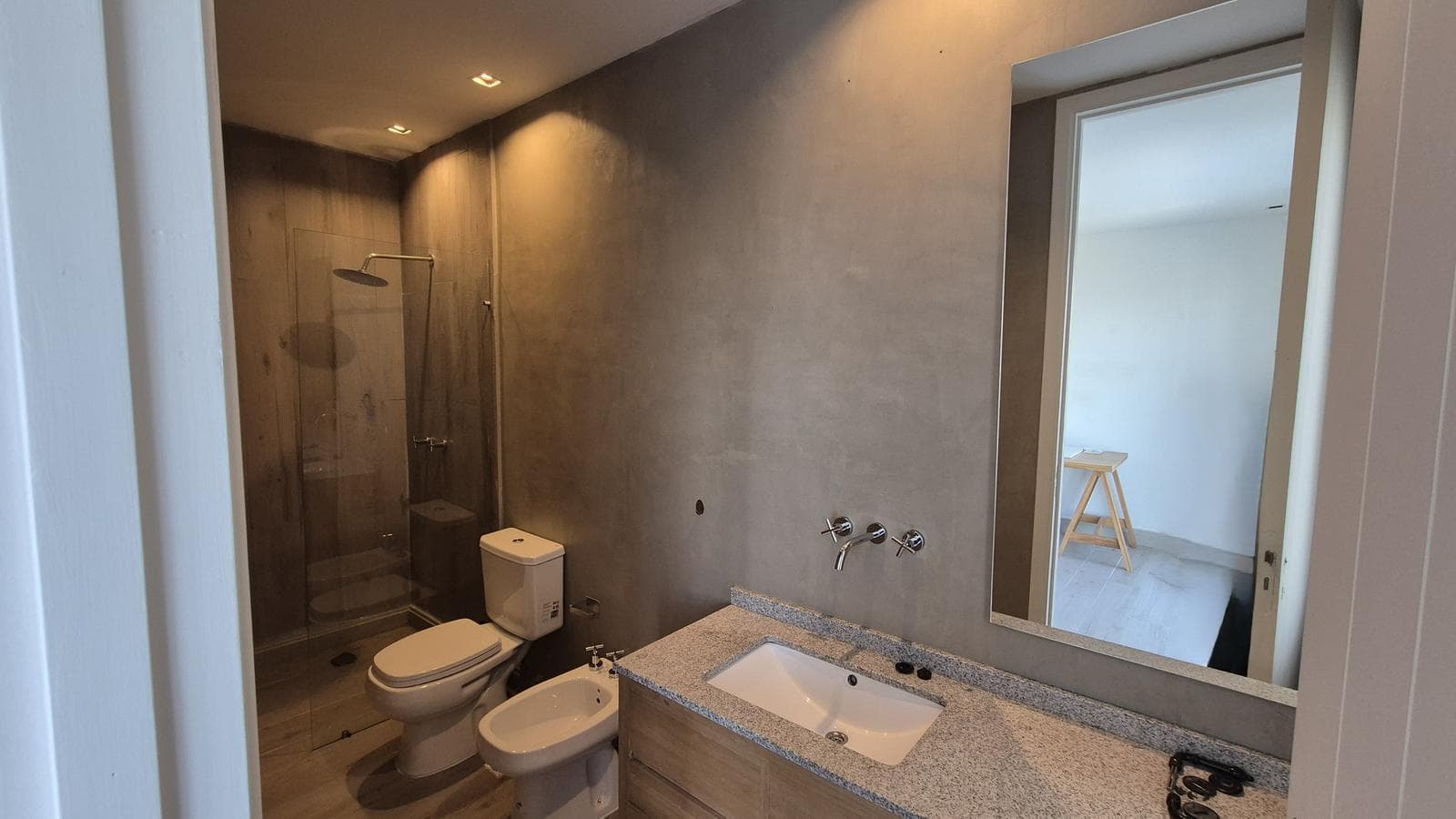 Luxury home with 5 en-suite bedrooms overlooking the lagoon in Barbarita—FOR SALE and FOR RENT